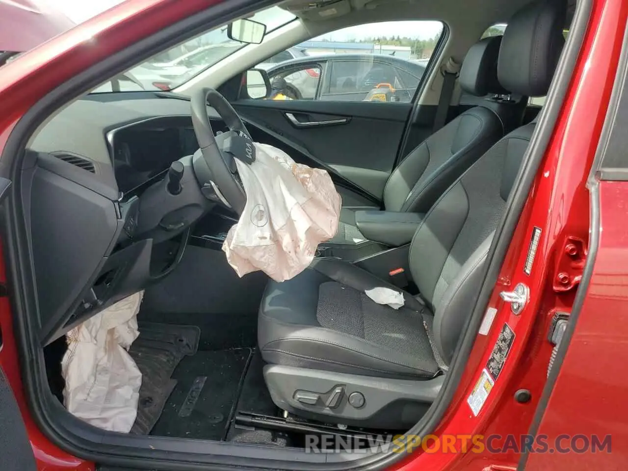 7 Photograph of a damaged car KNDCR3LEXP5080545 KIA NIRO 2023