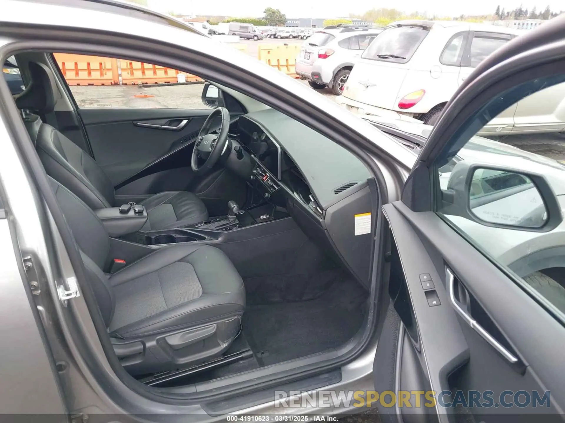 5 Photograph of a damaged car KNDCR3LEXP5083347 KIA NIRO 2023