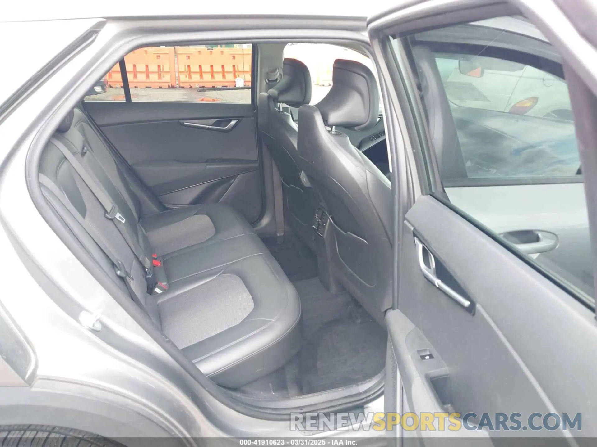 8 Photograph of a damaged car KNDCR3LEXP5083347 KIA NIRO 2023