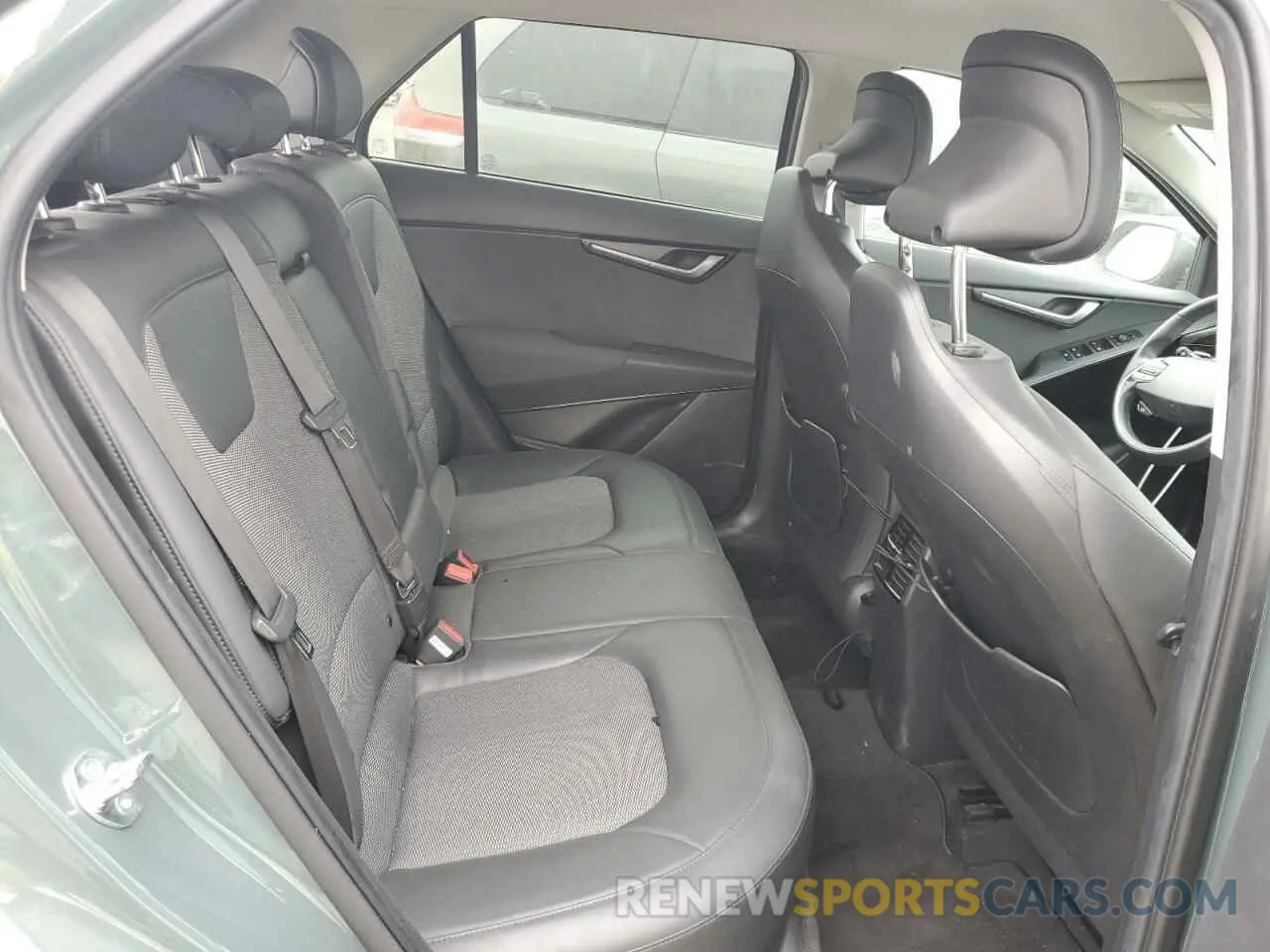 10 Photograph of a damaged car KNDCS3LF1P5076266 KIA NIRO 2023