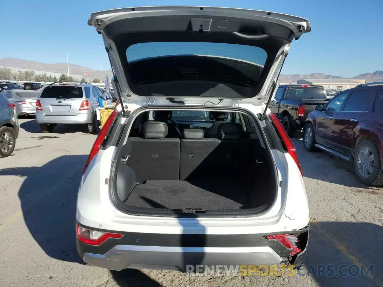 6 Photograph of a damaged car KNDCS3LF6P5113912 KIA NIRO 2023