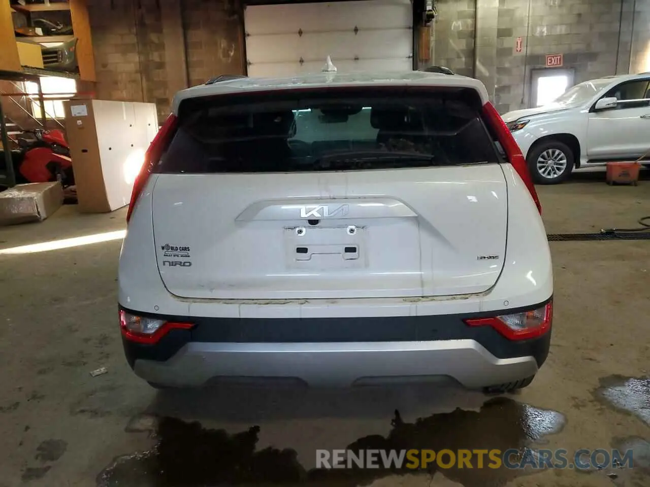 6 Photograph of a damaged car KNDCS3LF7P5113109 KIA NIRO 2023