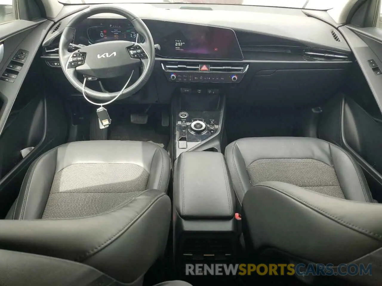 8 Photograph of a damaged car KNDCS3LFXP5054752 KIA NIRO 2023