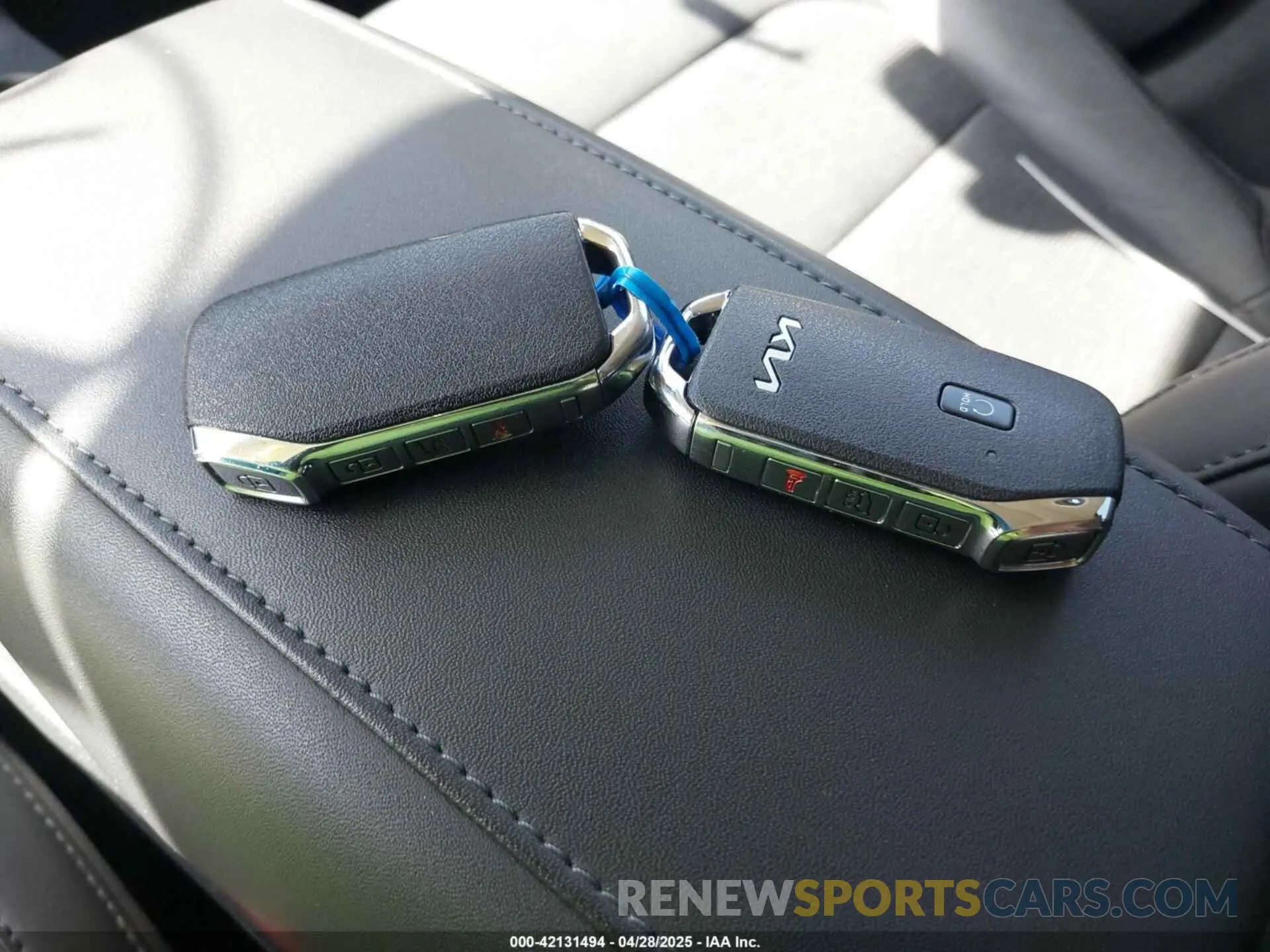 11 Photograph of a damaged car KNDCT3LE0P5061245 KIA NIRO 2023