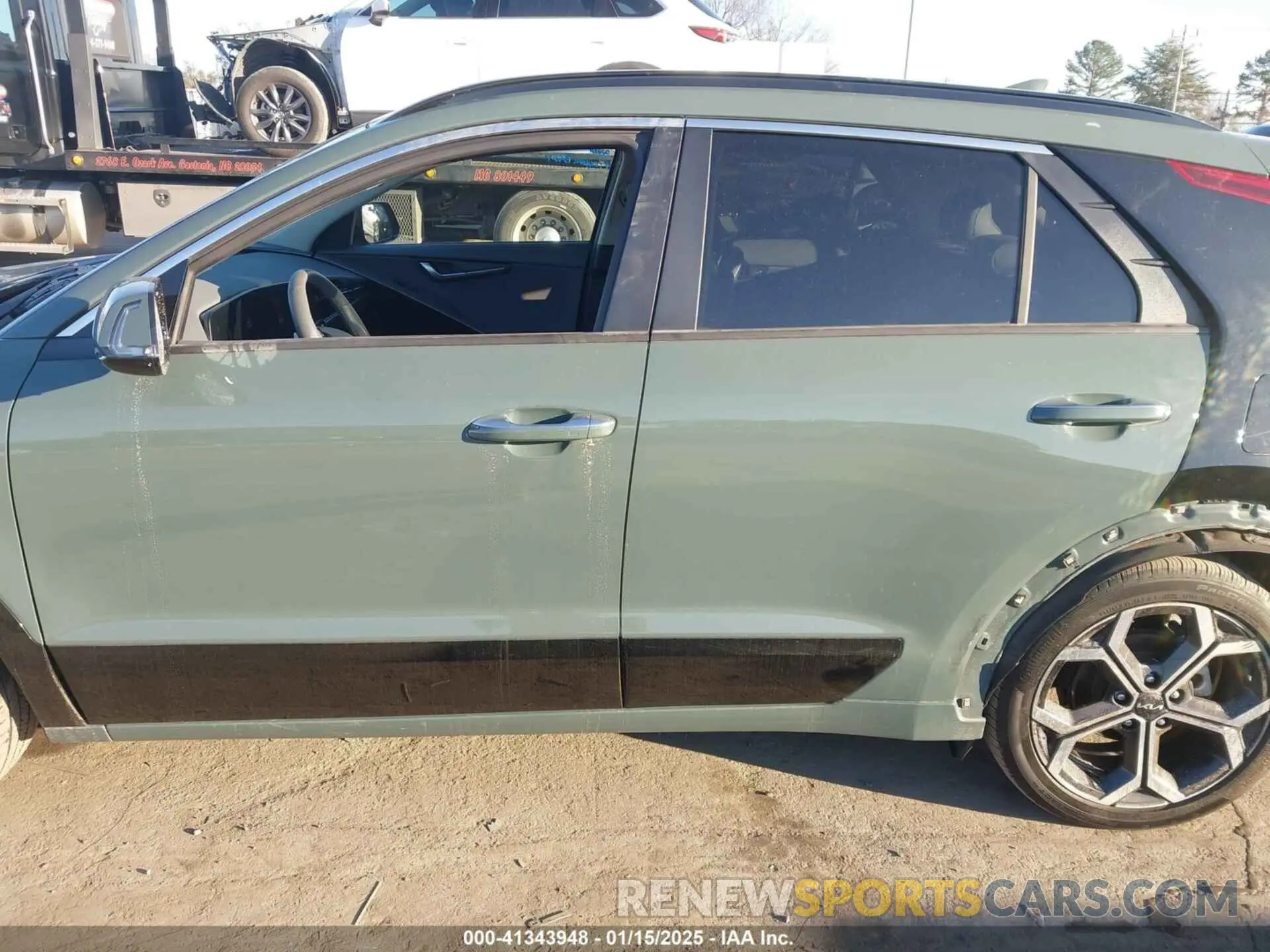 14 Photograph of a damaged car KNDCT3LE2P5039313 KIA NIRO 2023