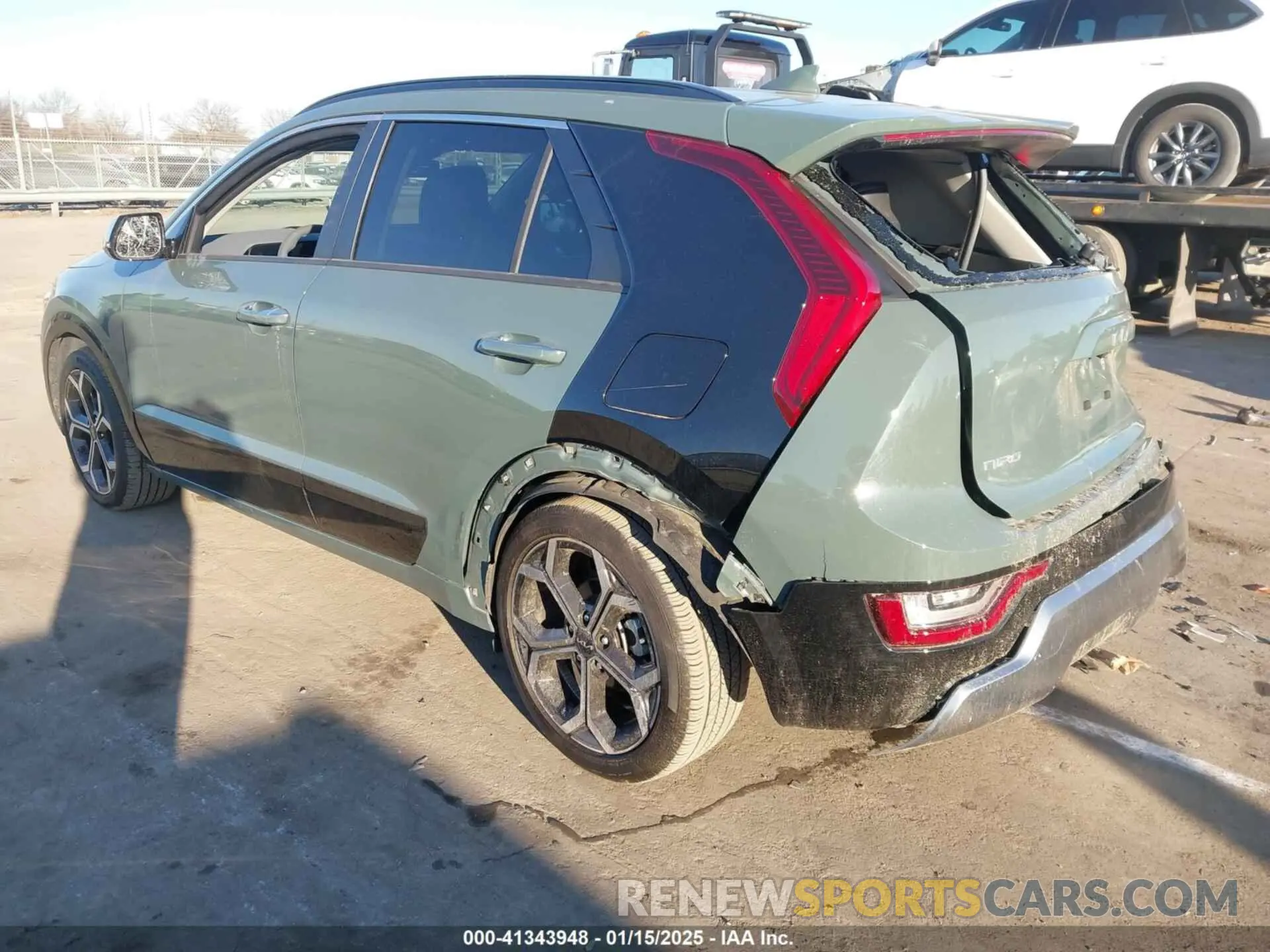 3 Photograph of a damaged car KNDCT3LE2P5039313 KIA NIRO 2023