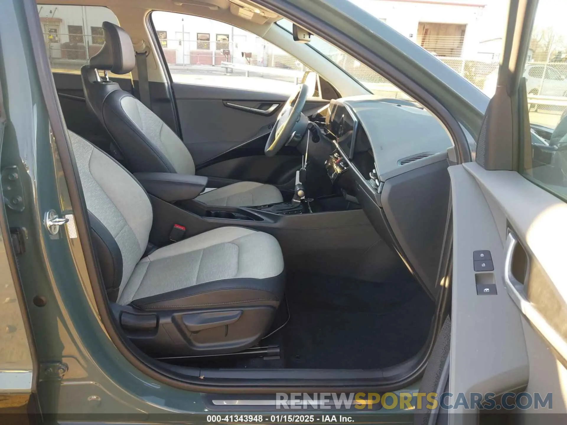 5 Photograph of a damaged car KNDCT3LE2P5039313 KIA NIRO 2023