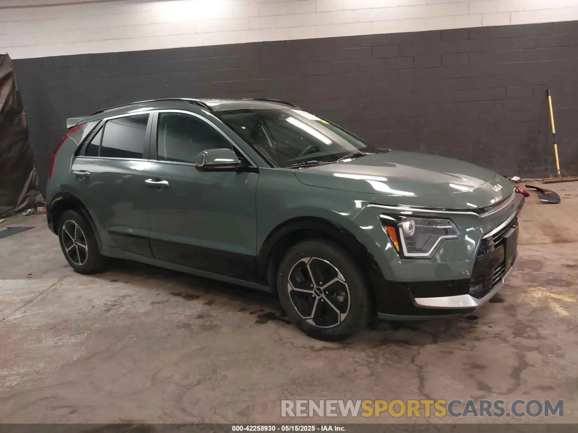 1 Photograph of a damaged car KNDCT3LE9P5045660 KIA NIRO 2023