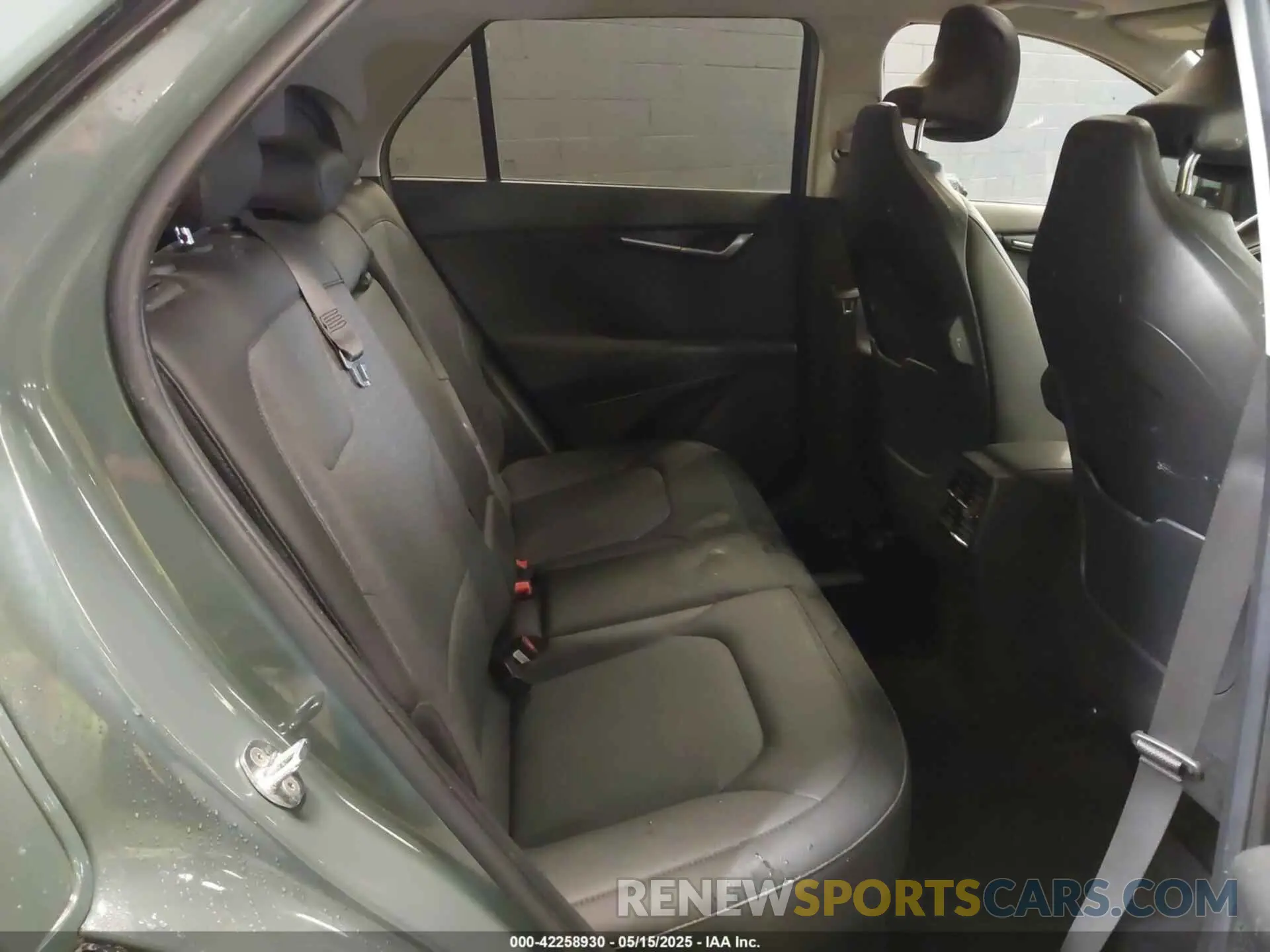 8 Photograph of a damaged car KNDCT3LE9P5045660 KIA NIRO 2023