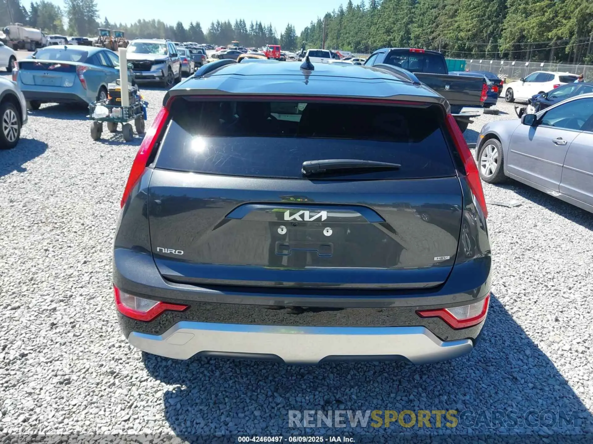 17 Photograph of a damaged car KNDCT3LEXP5084872 KIA NIRO 2023