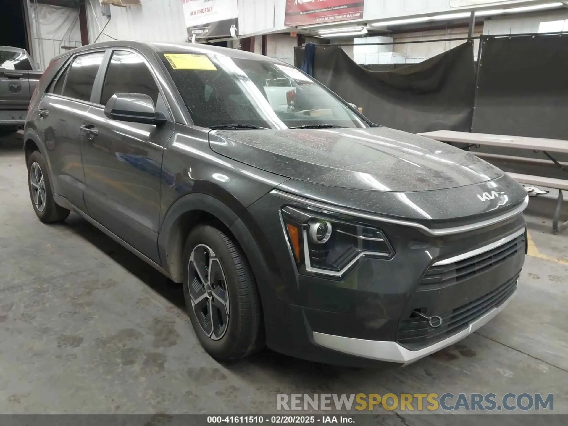 1 Photograph of a damaged car KNDCP3LE0R5189752 KIA NIRO 2024