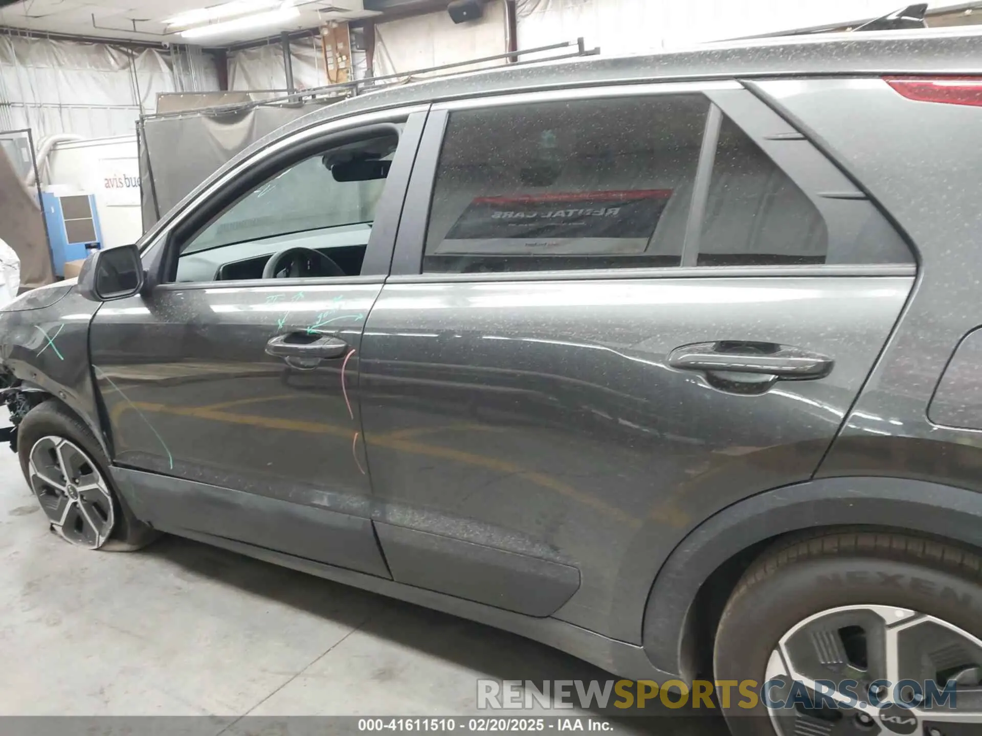 14 Photograph of a damaged car KNDCP3LE0R5189752 KIA NIRO 2024