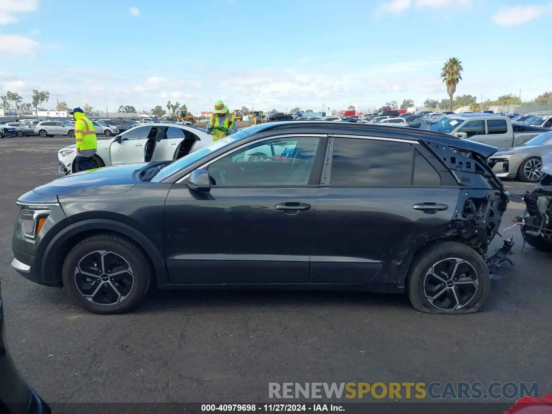 15 Photograph of a damaged car KNDCP3LE4R5121941 KIA NIRO 2024
