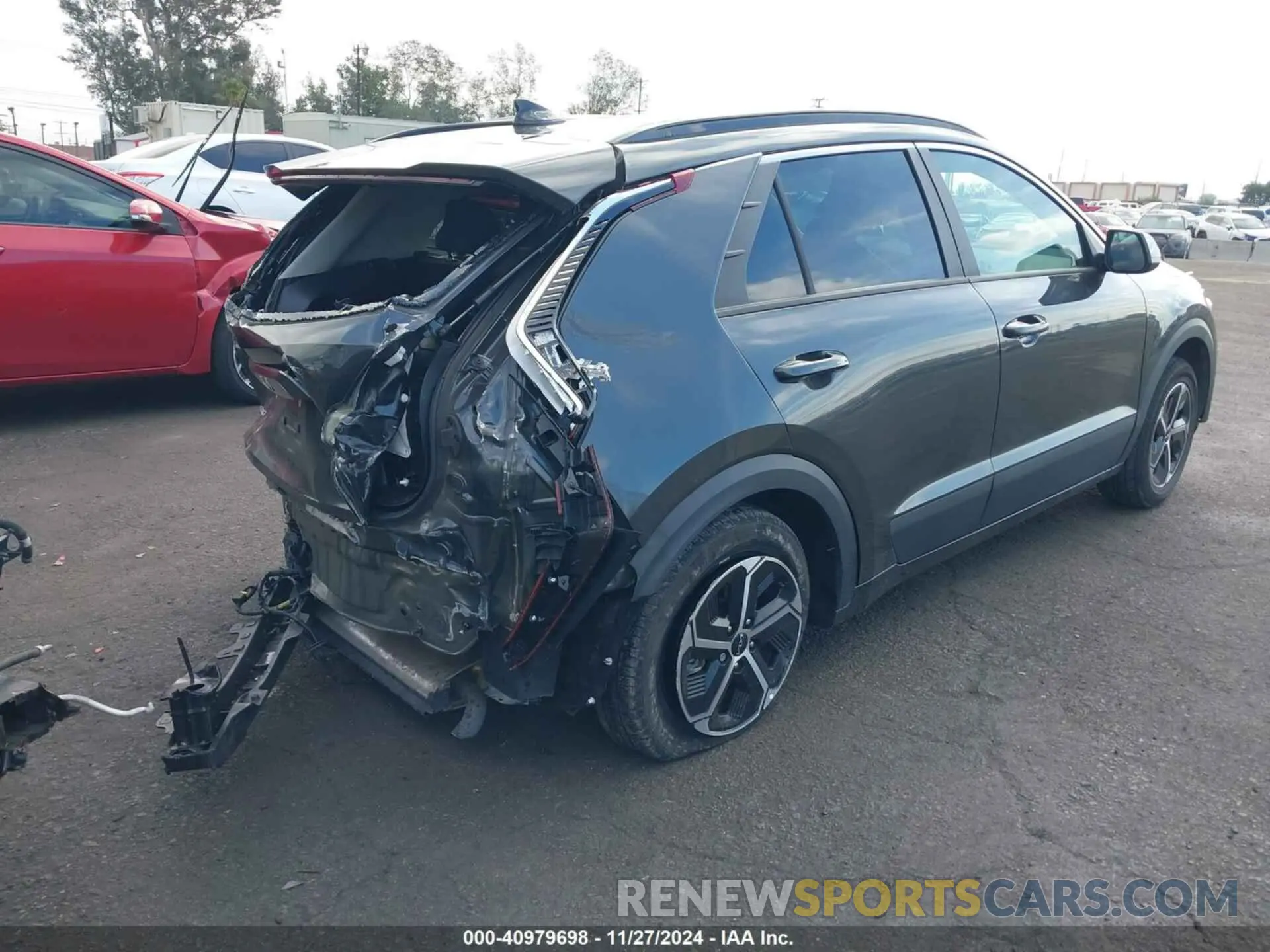 4 Photograph of a damaged car KNDCP3LE4R5121941 KIA NIRO 2024