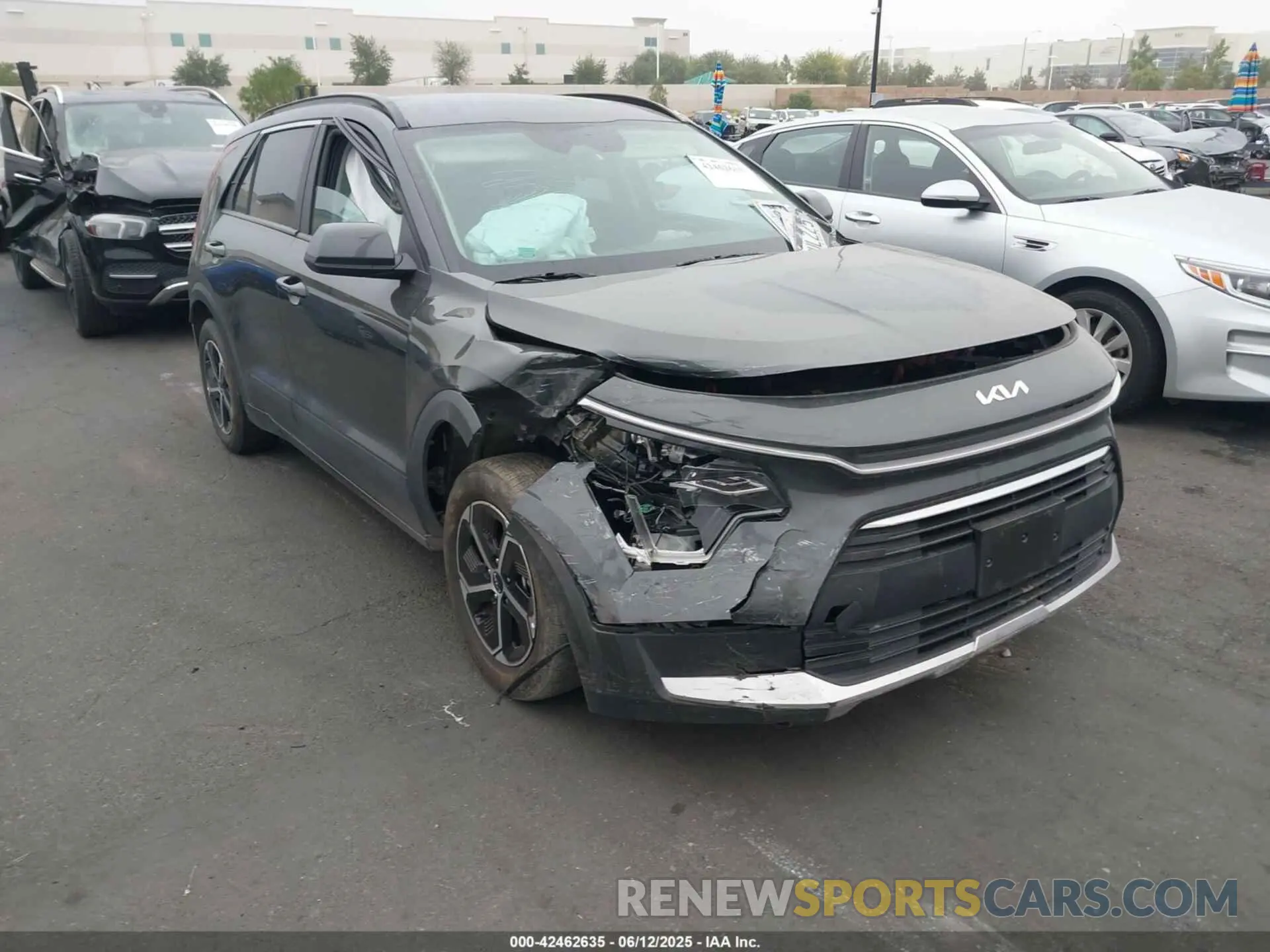 1 Photograph of a damaged car KNDCP3LE4R5179211 KIA NIRO 2024