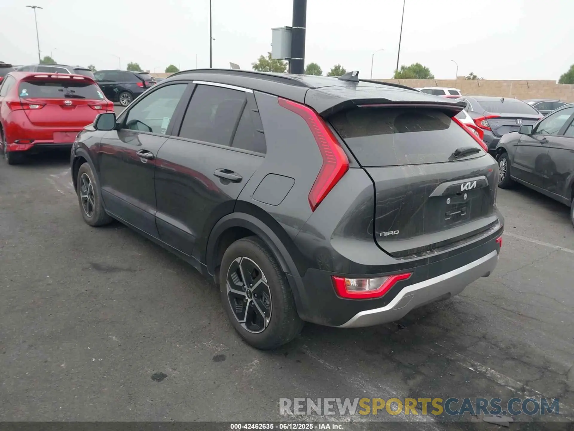 14 Photograph of a damaged car KNDCP3LE4R5179211 KIA NIRO 2024