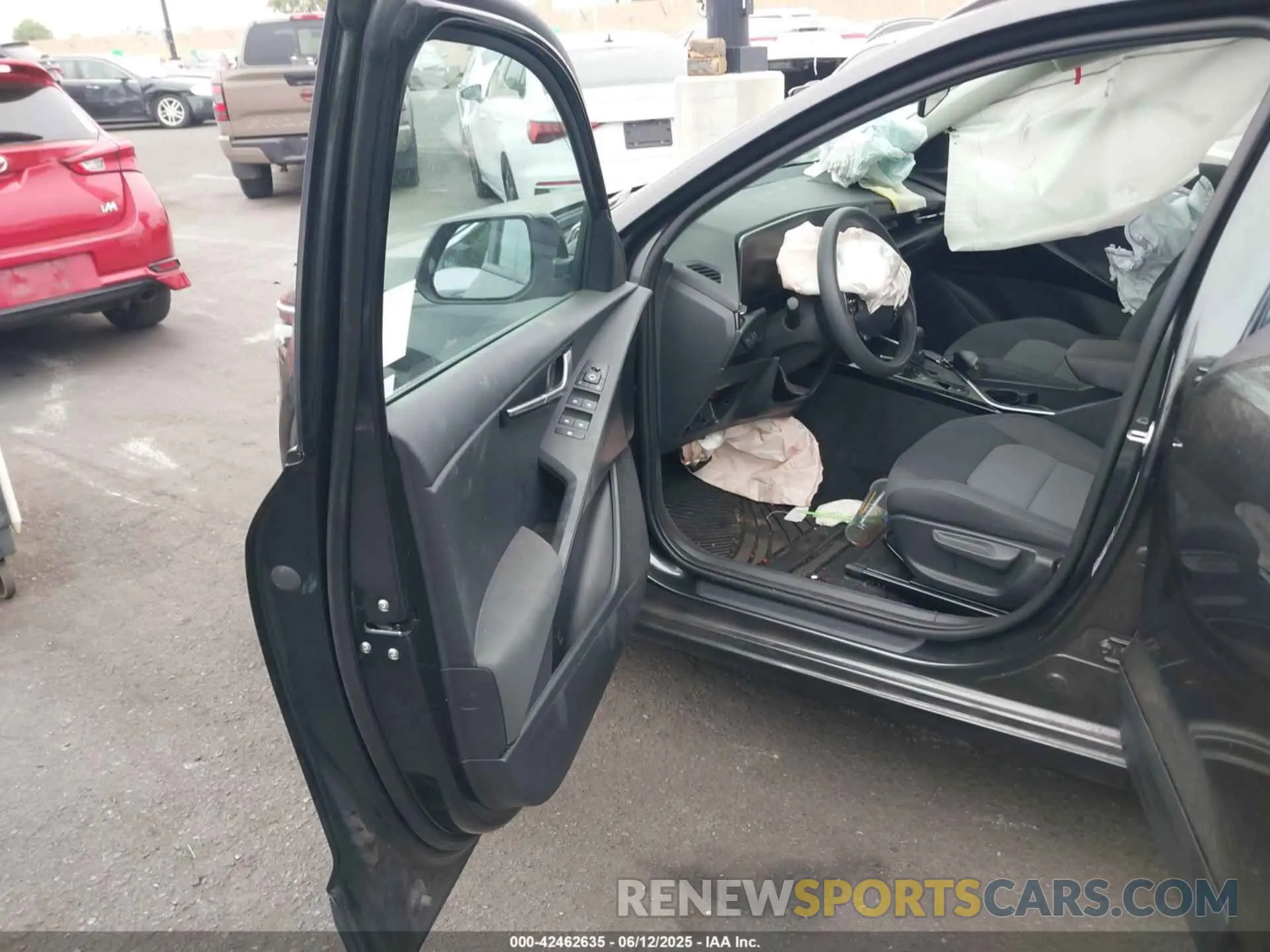 5 Photograph of a damaged car KNDCP3LE4R5179211 KIA NIRO 2024