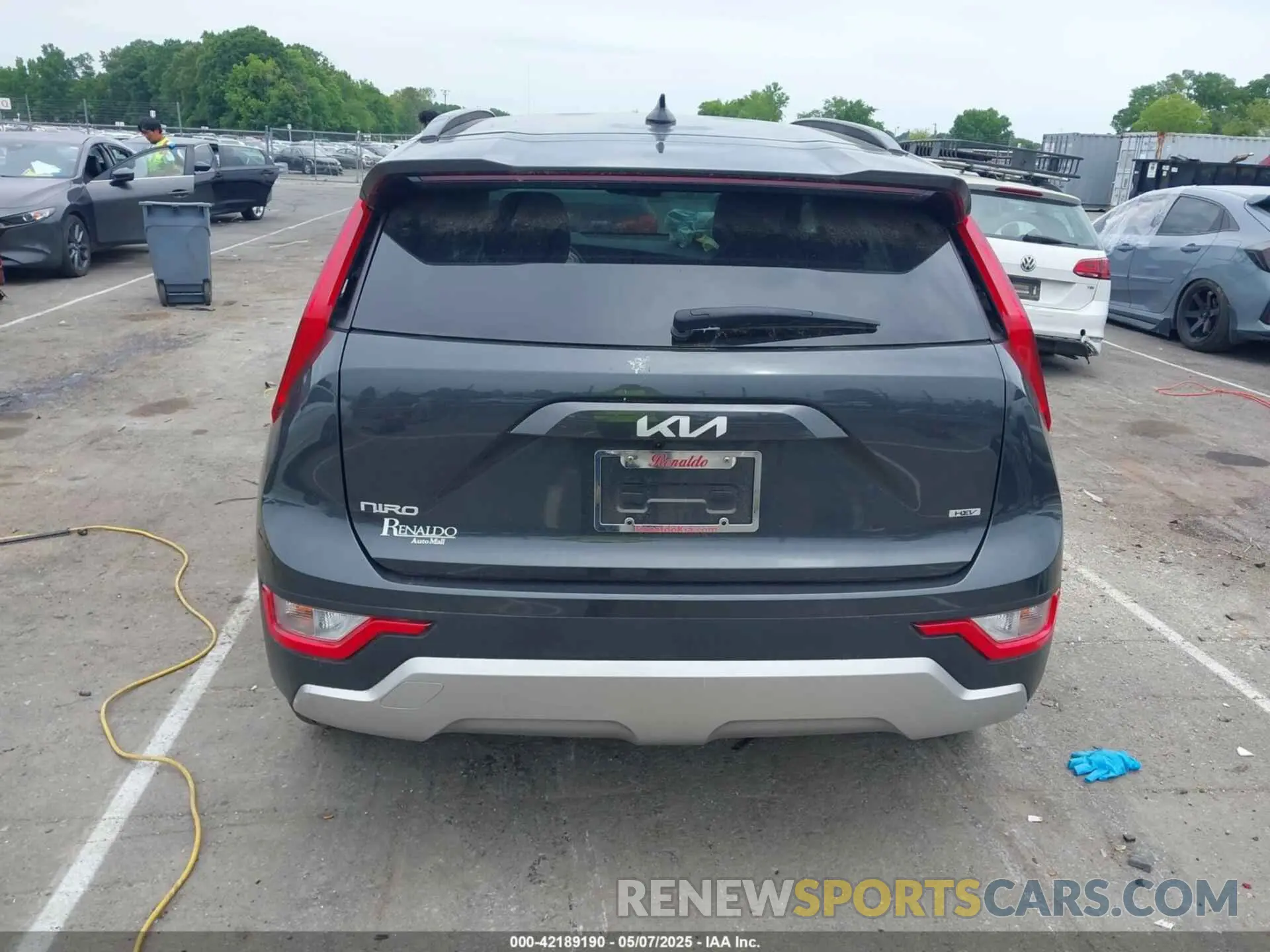 16 Photograph of a damaged car KNDCP3LE6R5174494 KIA NIRO 2024