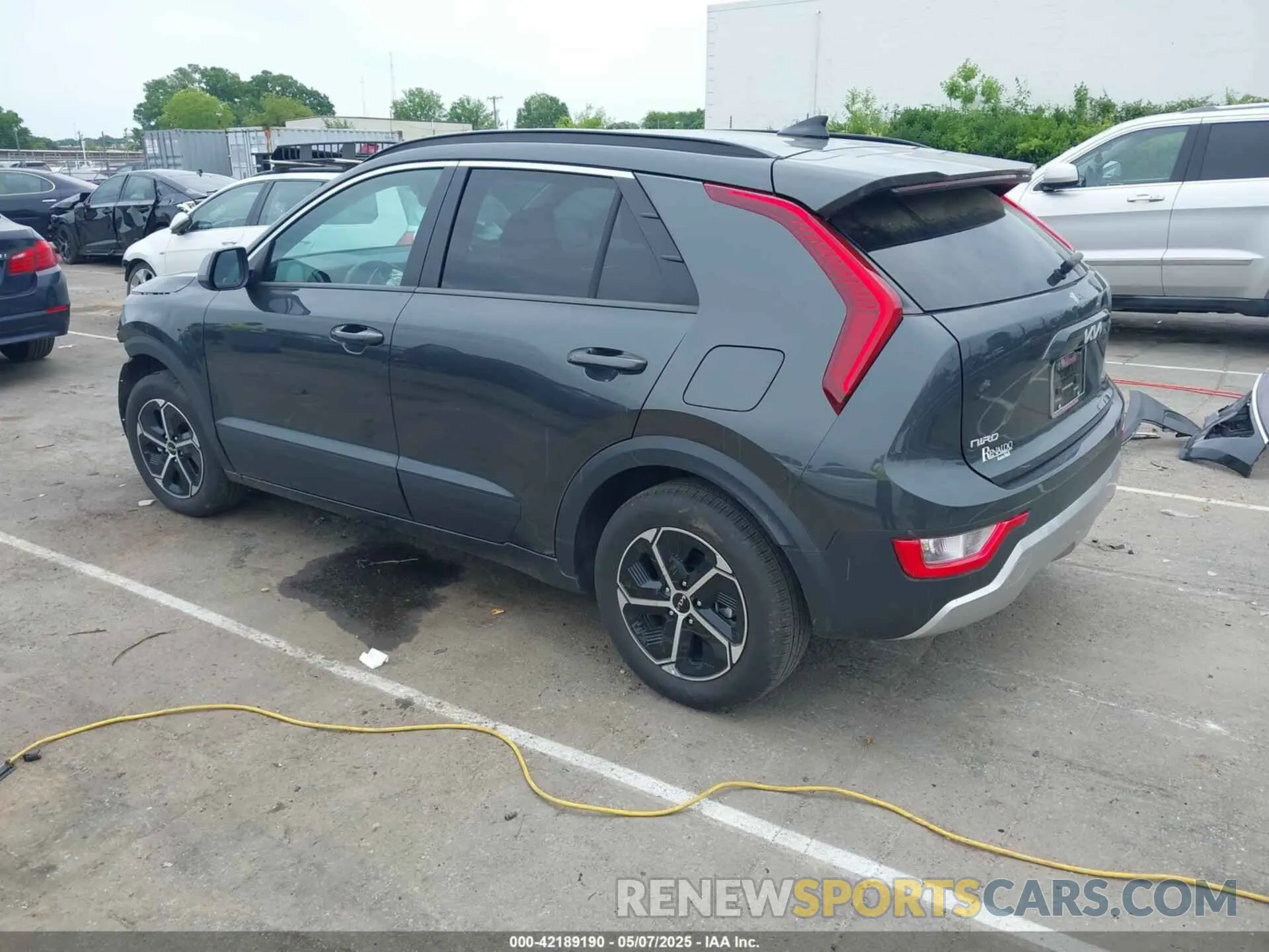 3 Photograph of a damaged car KNDCP3LE6R5174494 KIA NIRO 2024