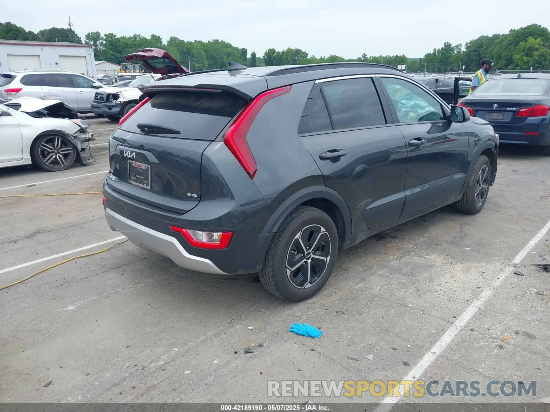 4 Photograph of a damaged car KNDCP3LE6R5174494 KIA NIRO 2024