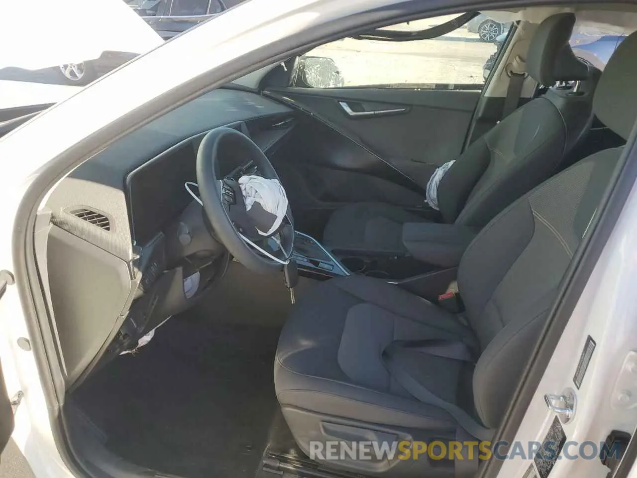 7 Photograph of a damaged car KNDCP3LE6R5184247 KIA NIRO 2024