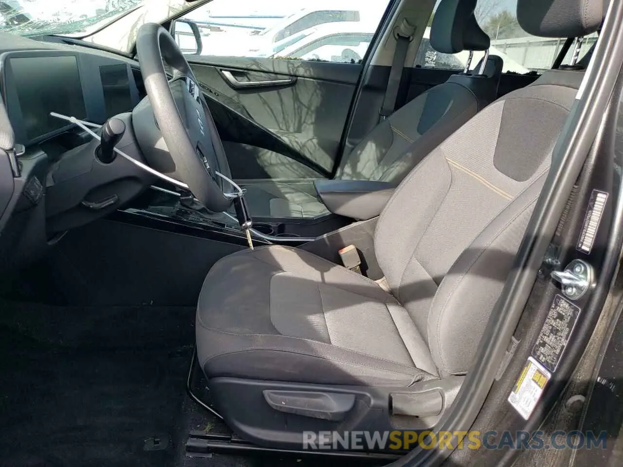 7 Photograph of a damaged car KNDCP3LE8R5179213 KIA NIRO 2024
