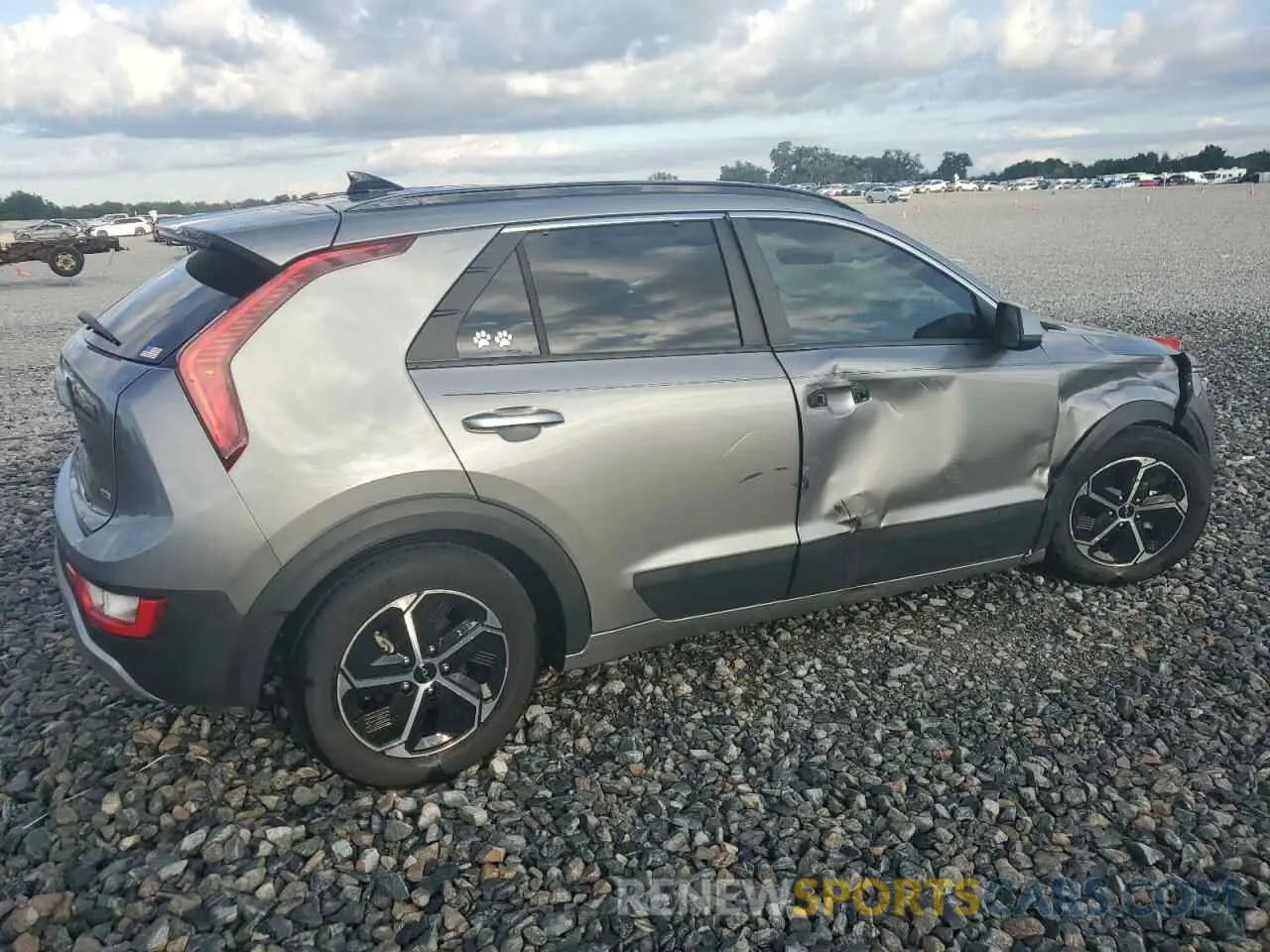 3 Photograph of a damaged car KNDCP3LE9R5121630 KIA NIRO 2024