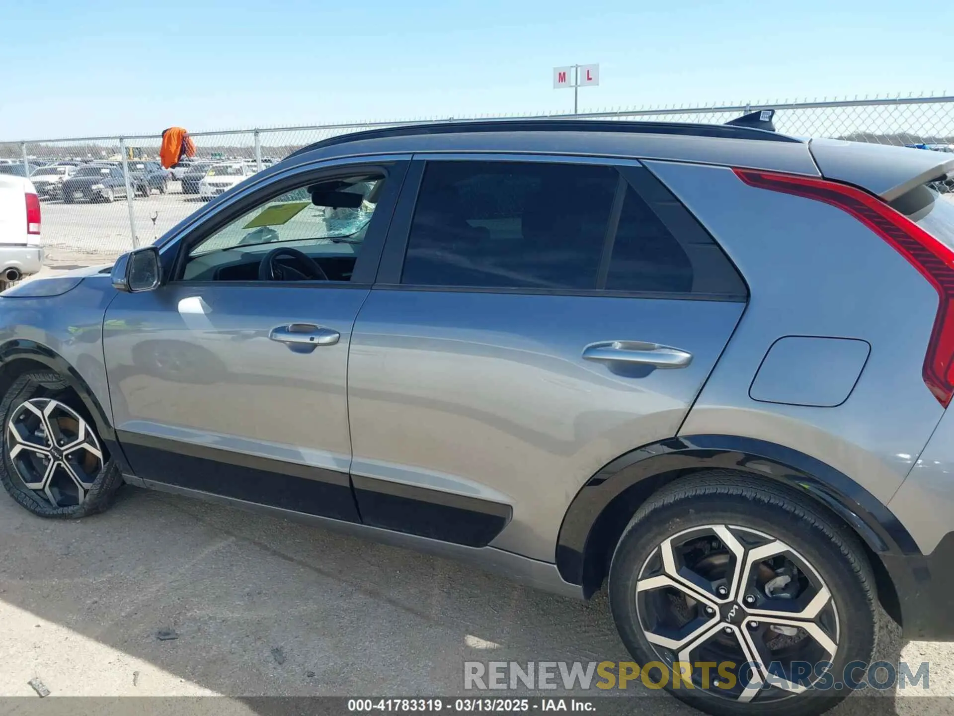 14 Photograph of a damaged car KNDCR3LE0R5142697 KIA NIRO 2024