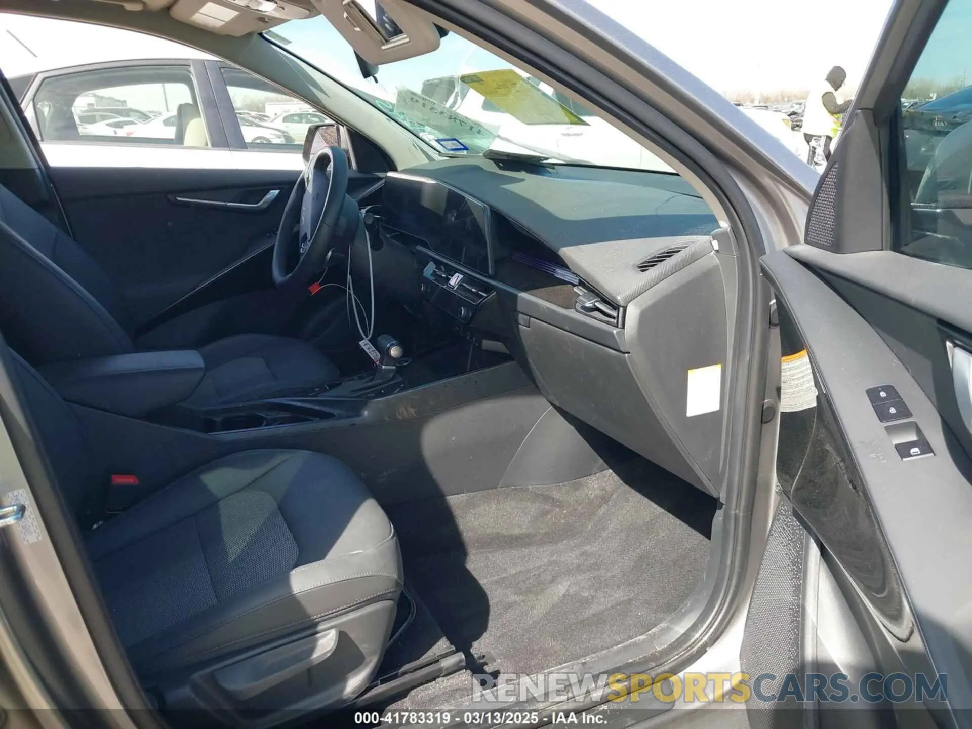 5 Photograph of a damaged car KNDCR3LE0R5142697 KIA NIRO 2024