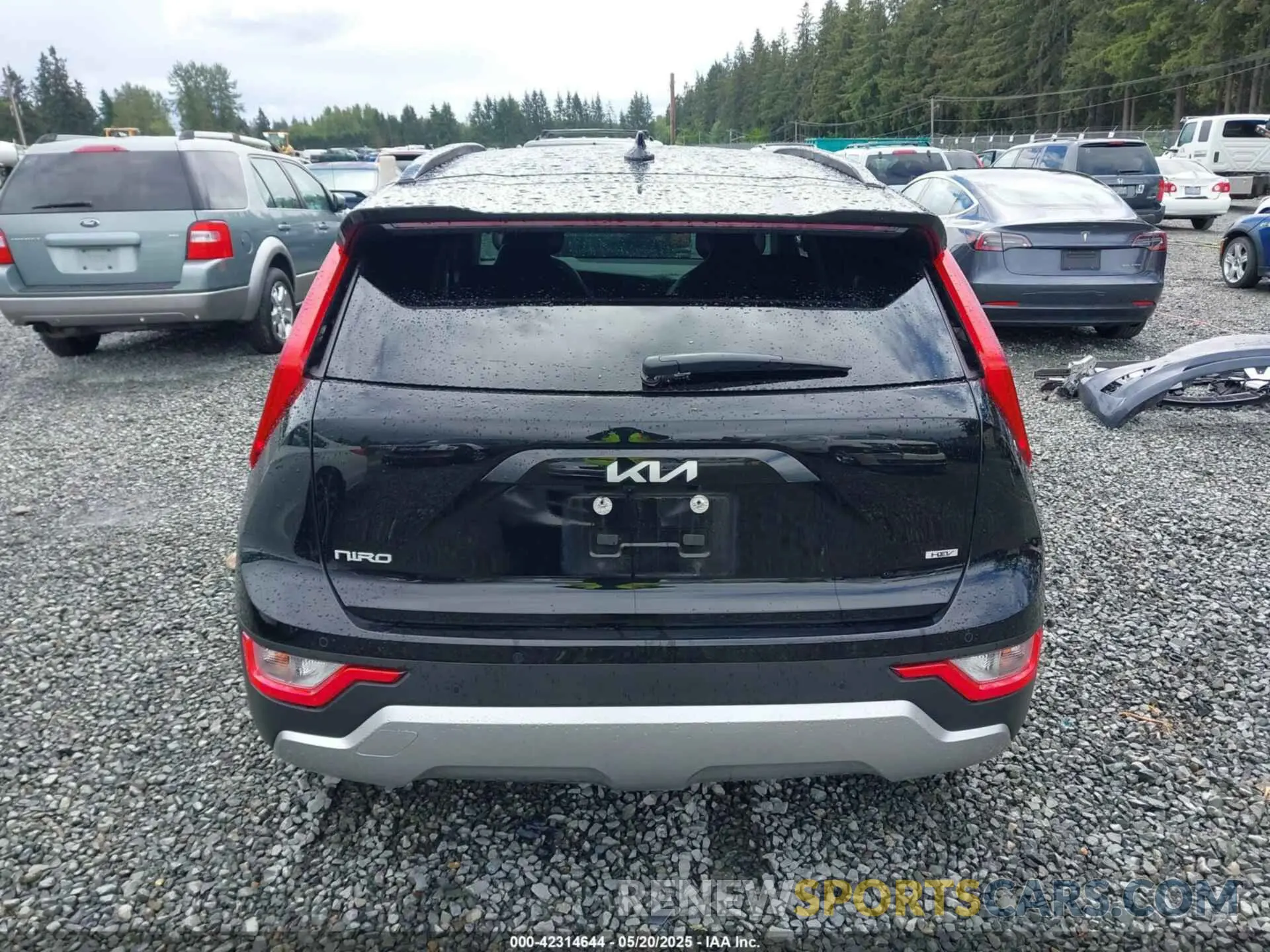 15 Photograph of a damaged car KNDCR3LE0R5144708 KIA NIRO 2024