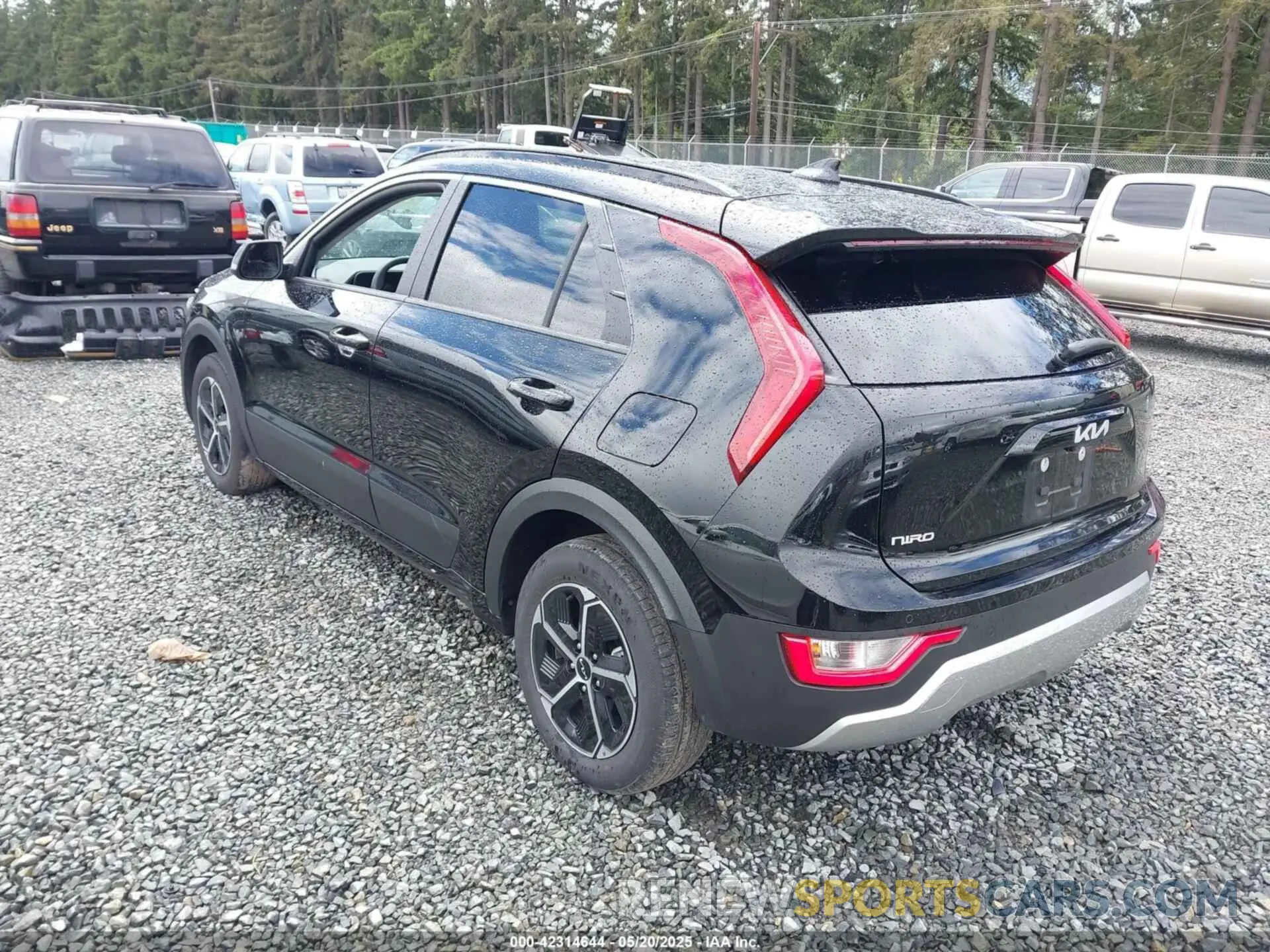 3 Photograph of a damaged car KNDCR3LE0R5144708 KIA NIRO 2024