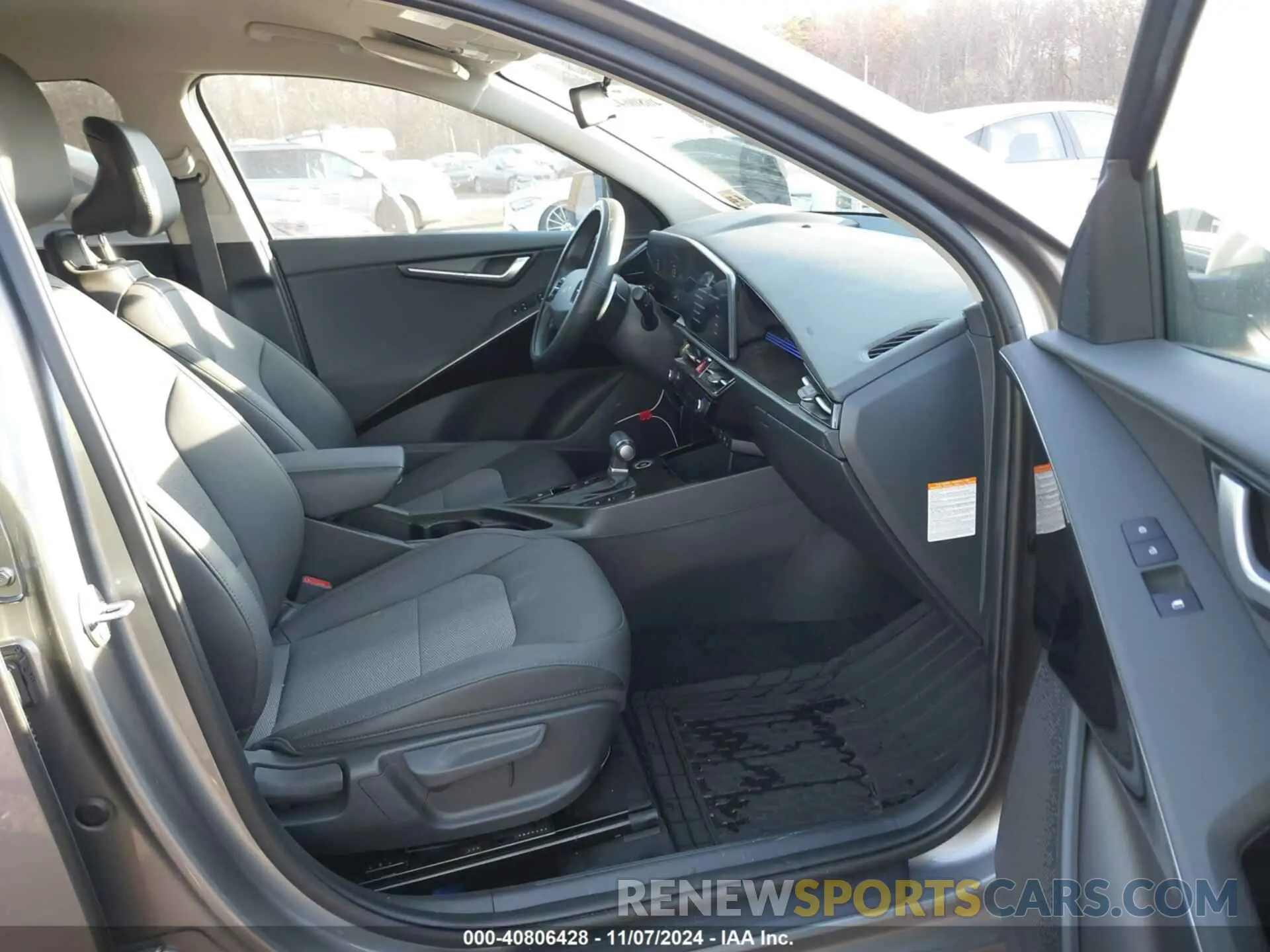 5 Photograph of a damaged car KNDCR3LE0R5167972 KIA NIRO 2024