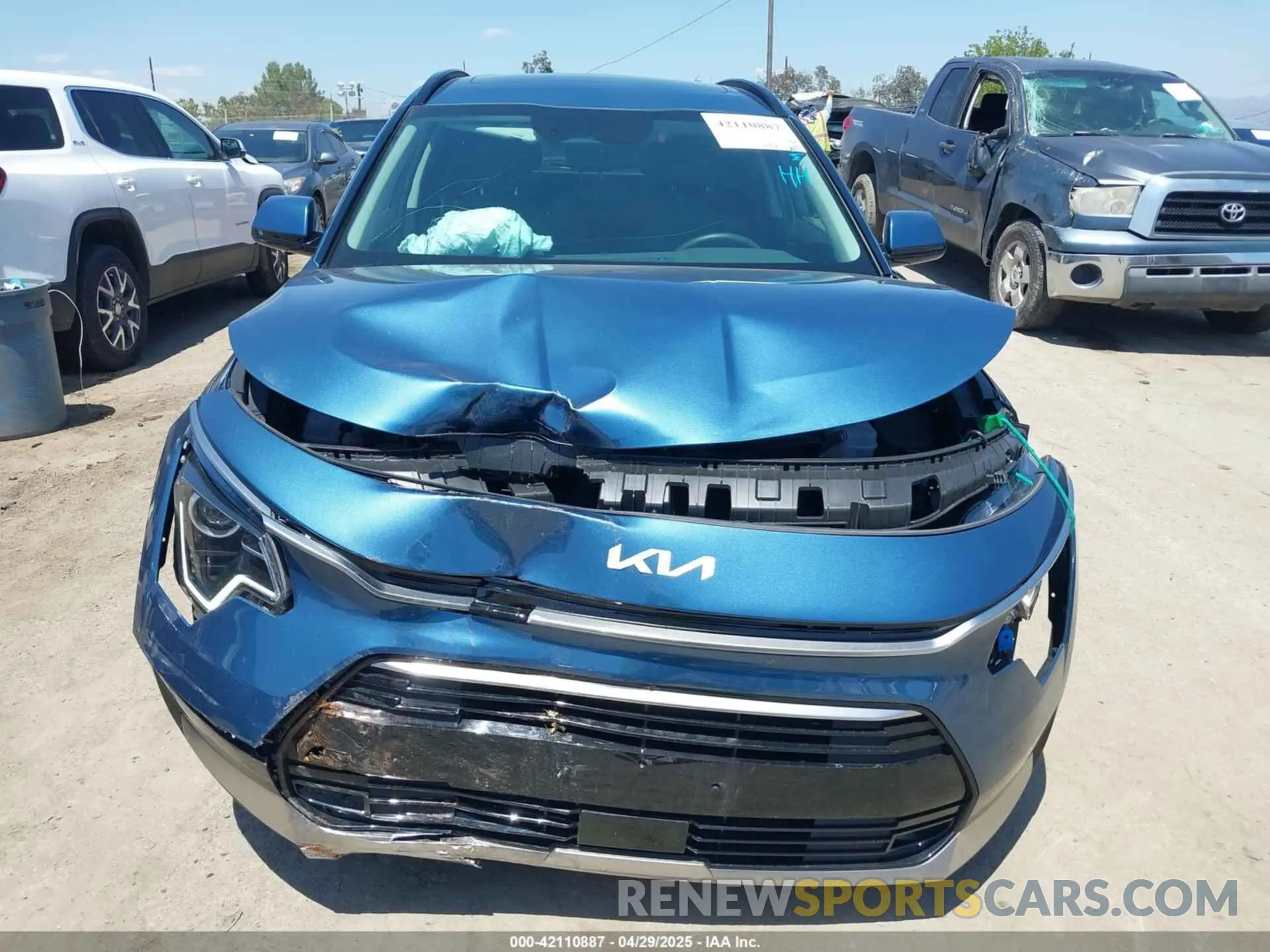 12 Photograph of a damaged car KNDCR3LE0R5192936 KIA NIRO 2024