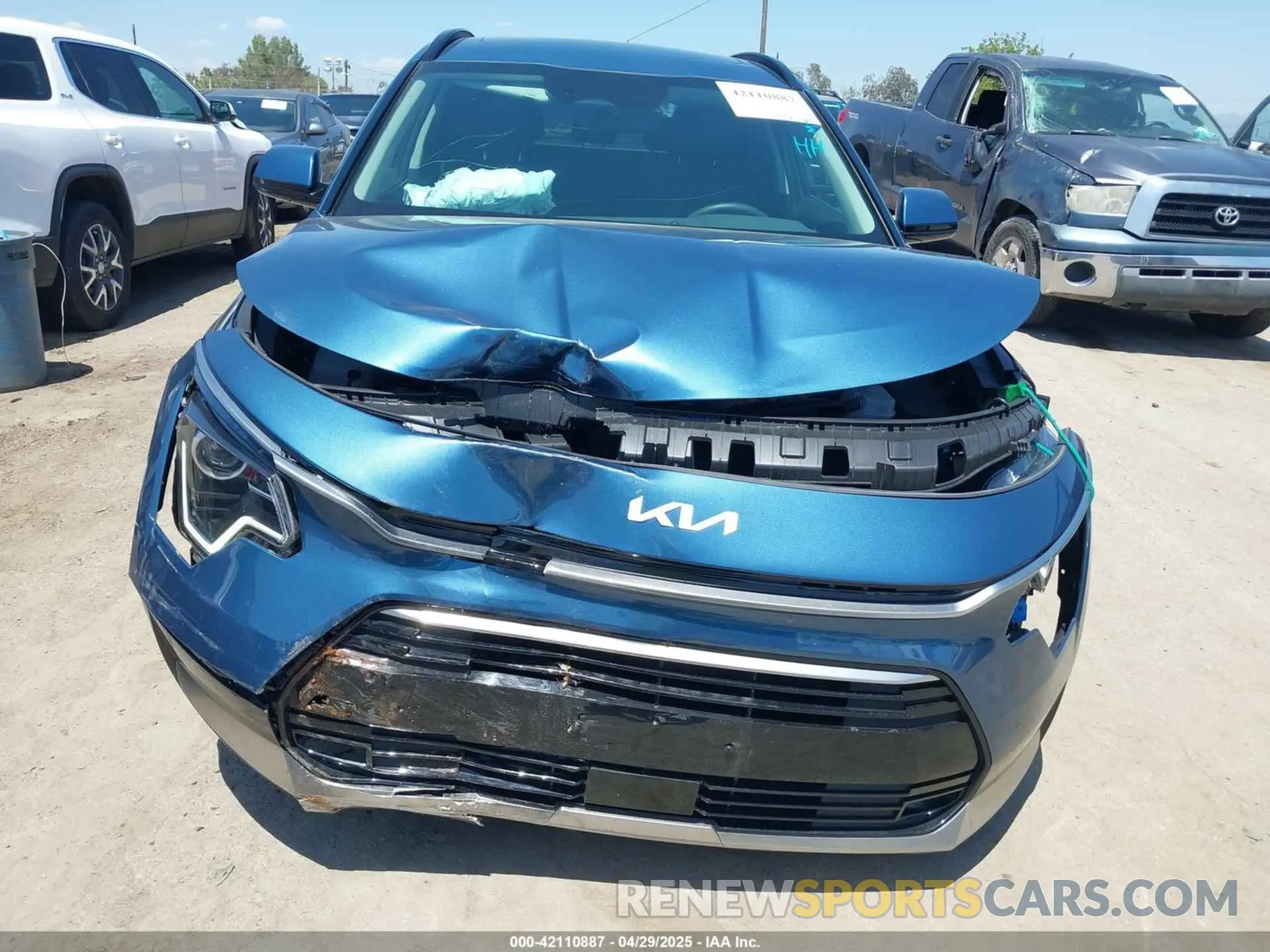 6 Photograph of a damaged car KNDCR3LE0R5192936 KIA NIRO 2024