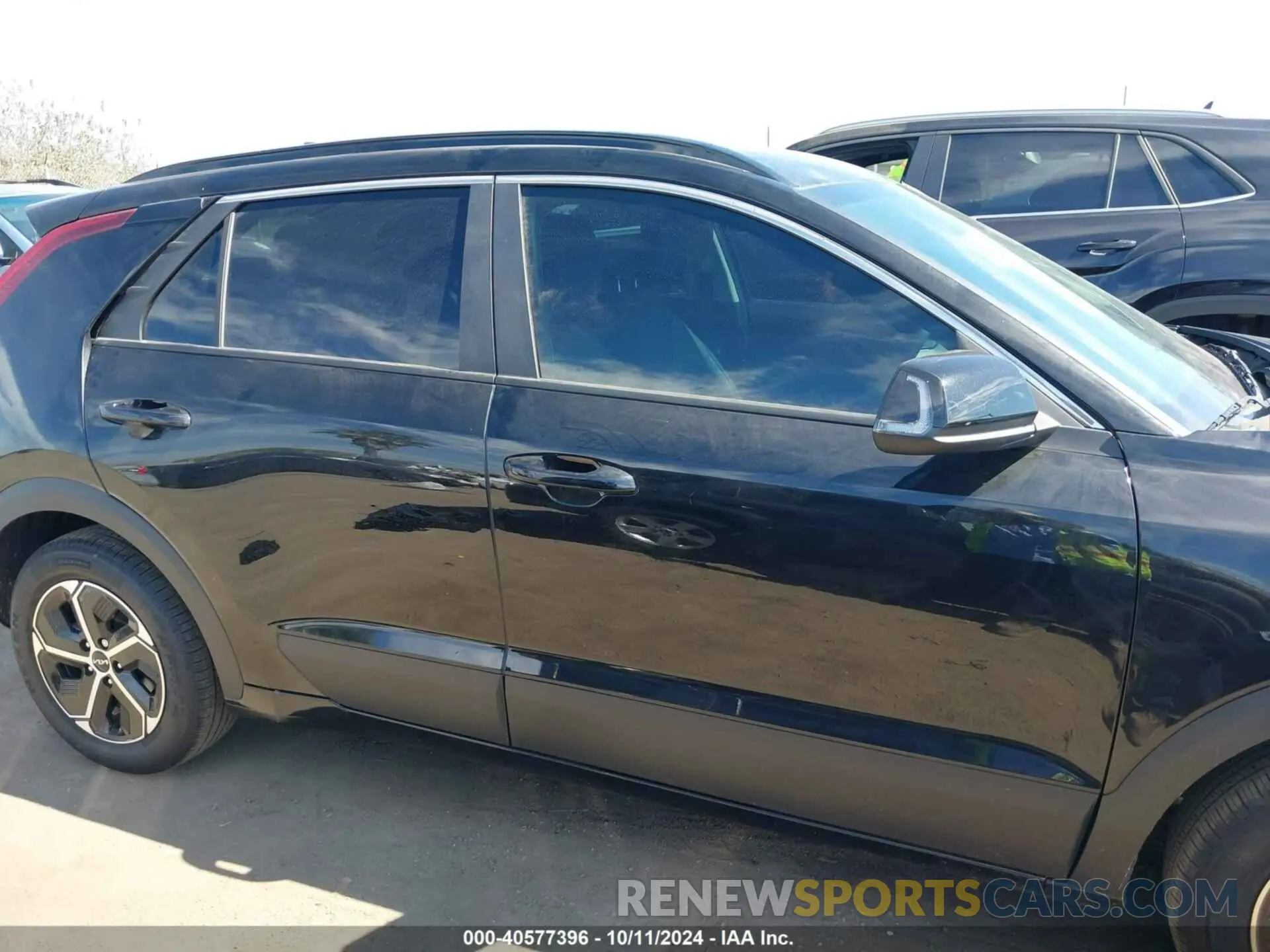 14 Photograph of a damaged car KNDCR3LE1R5166538 KIA NIRO 2024