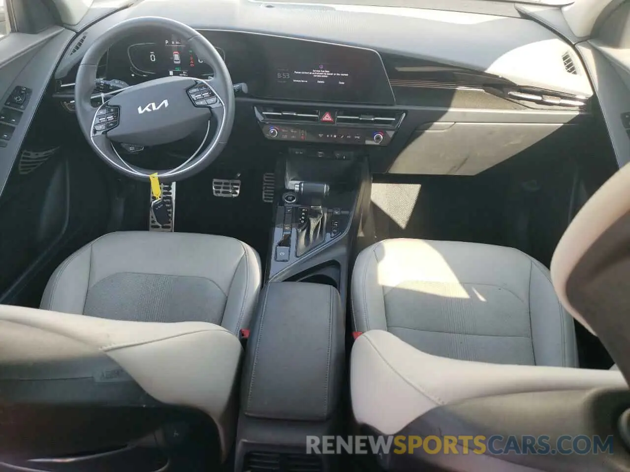 8 Photograph of a damaged car KNDCR3LE2R5138683 KIA NIRO 2024
