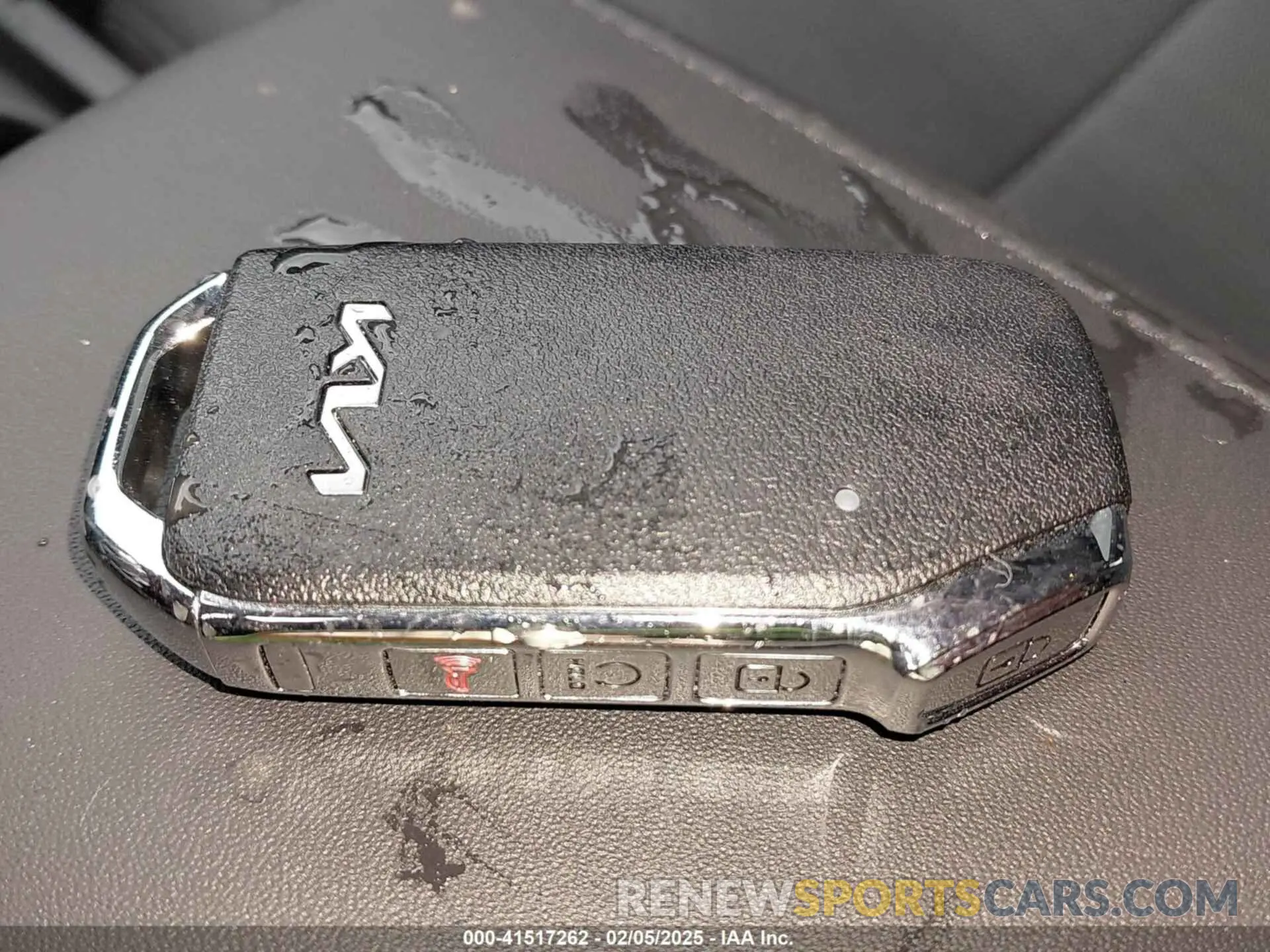 11 Photograph of a damaged car KNDCR3LE2R5189956 KIA NIRO 2024