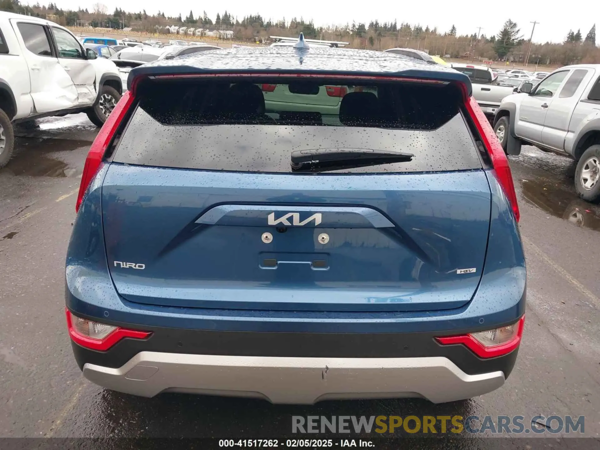 16 Photograph of a damaged car KNDCR3LE2R5189956 KIA NIRO 2024