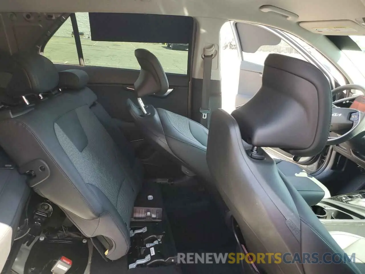 10 Photograph of a damaged car KNDCR3LE3R5125358 KIA NIRO 2024