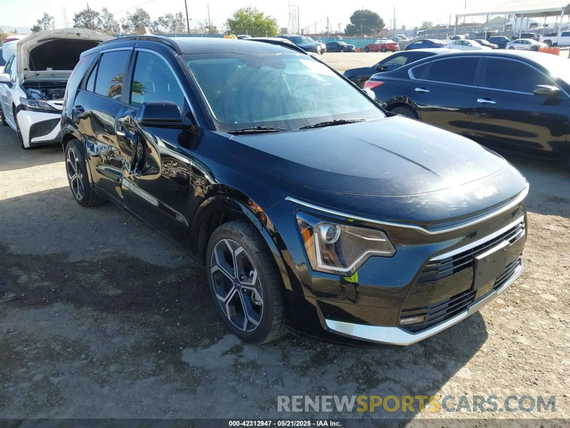 1 Photograph of a damaged car KNDCR3LE3R5152124 KIA NIRO 2024