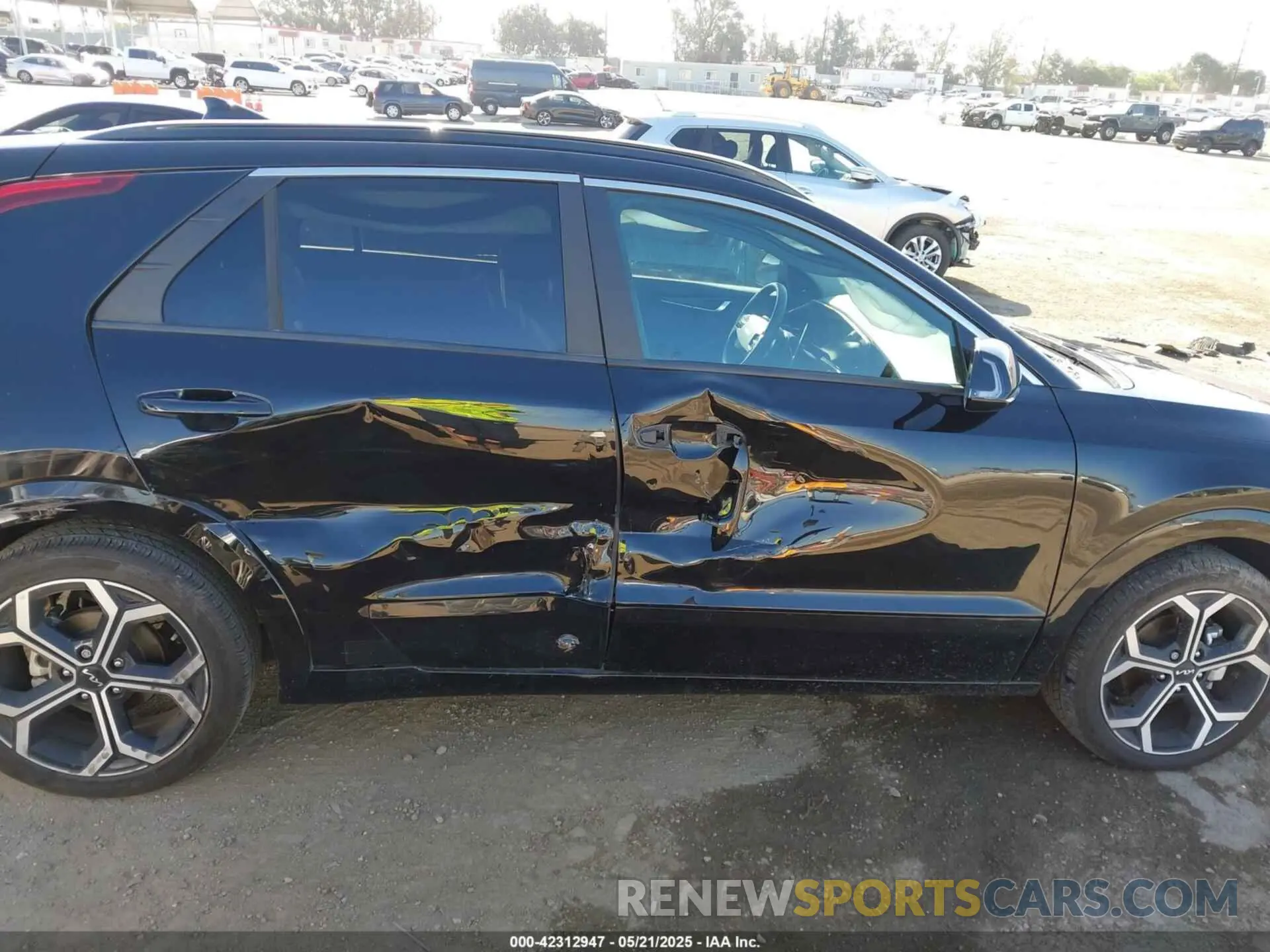 13 Photograph of a damaged car KNDCR3LE3R5152124 KIA NIRO 2024