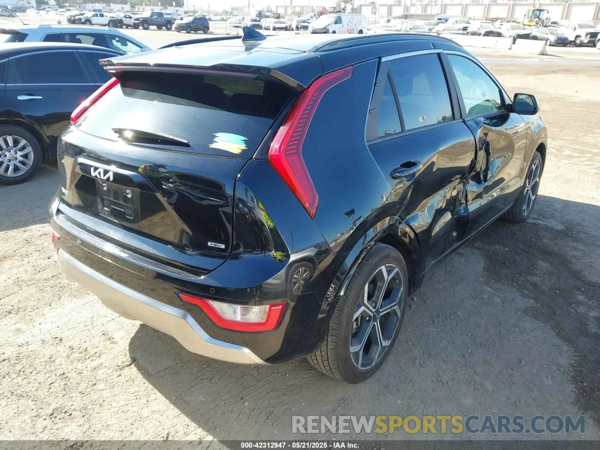 4 Photograph of a damaged car KNDCR3LE3R5152124 KIA NIRO 2024