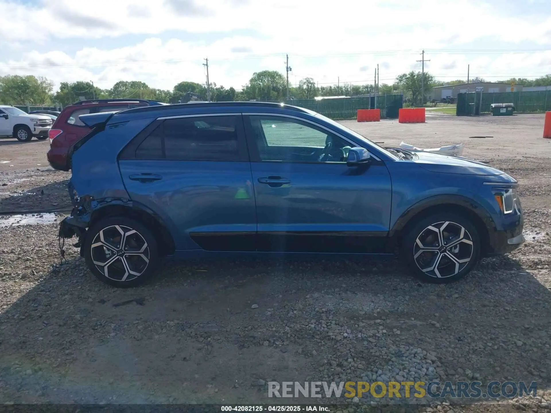 13 Photograph of a damaged car KNDCR3LE4R5144596 KIA NIRO 2024