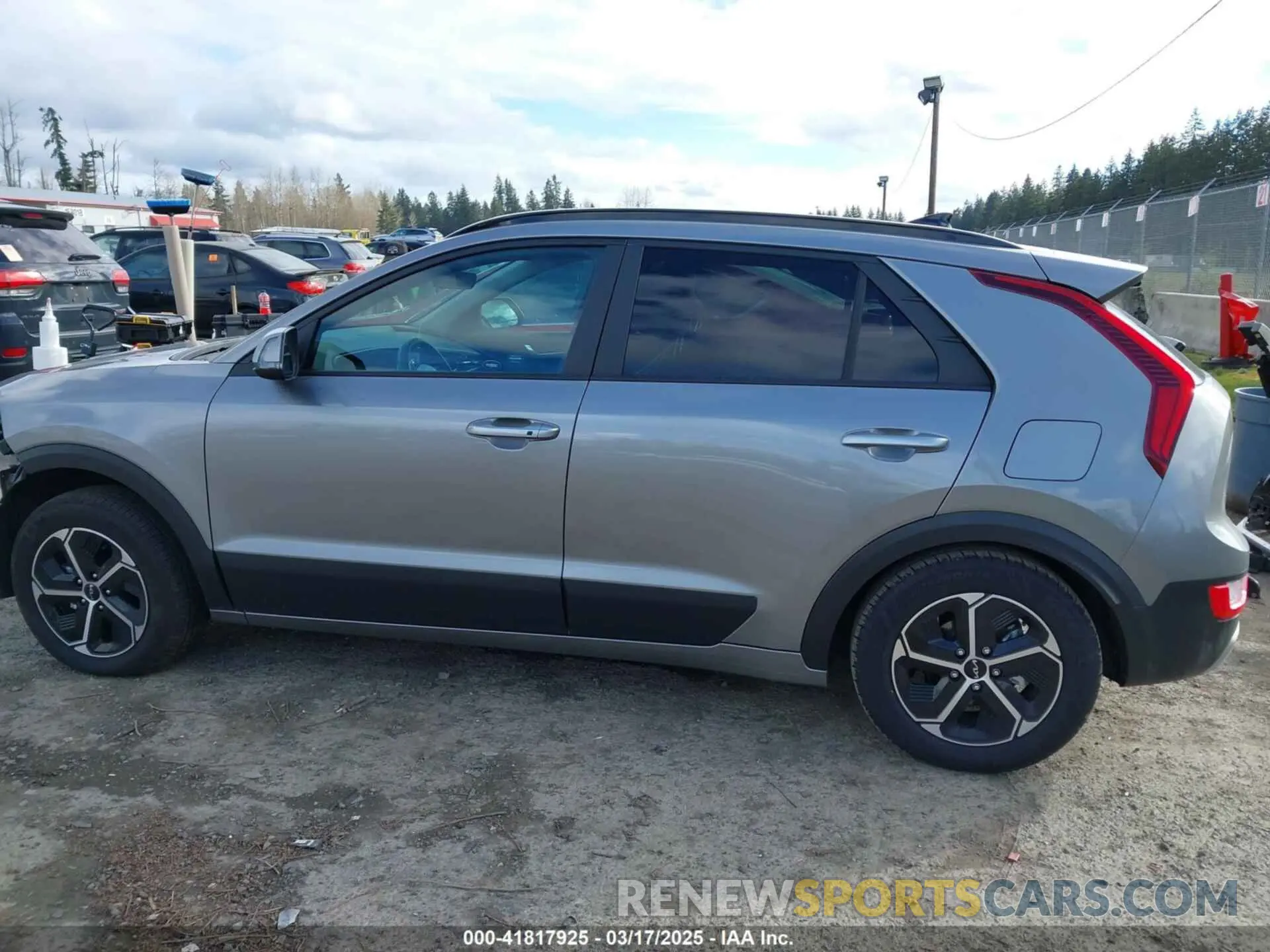 15 Photograph of a damaged car KNDCR3LE4R5148891 KIA NIRO 2024