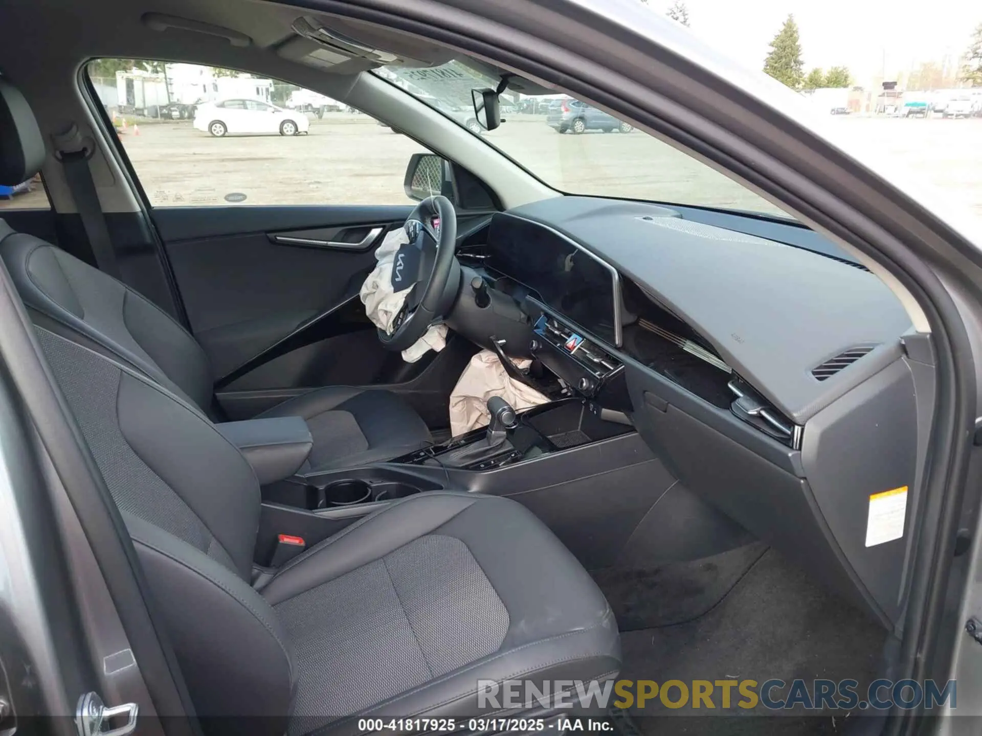 5 Photograph of a damaged car KNDCR3LE4R5148891 KIA NIRO 2024