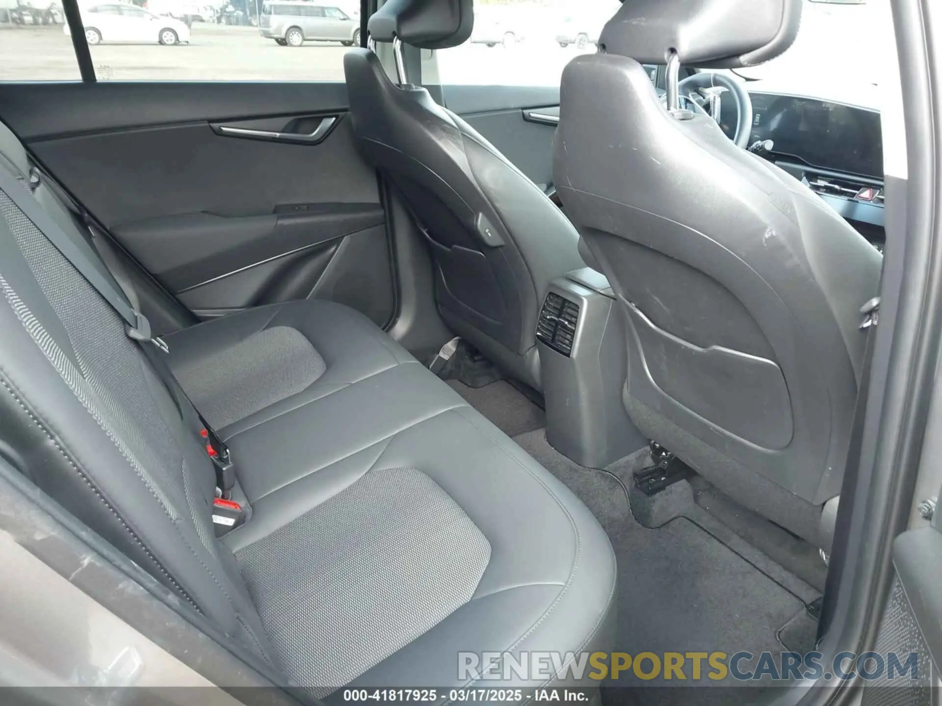 8 Photograph of a damaged car KNDCR3LE4R5148891 KIA NIRO 2024