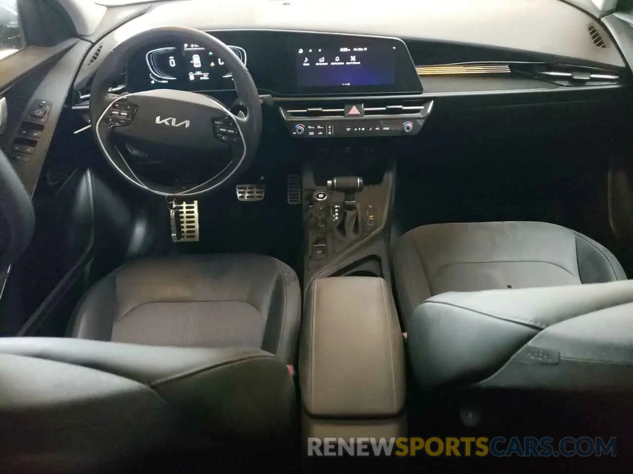 8 Photograph of a damaged car KNDCR3LE5R5153274 KIA NIRO 2024