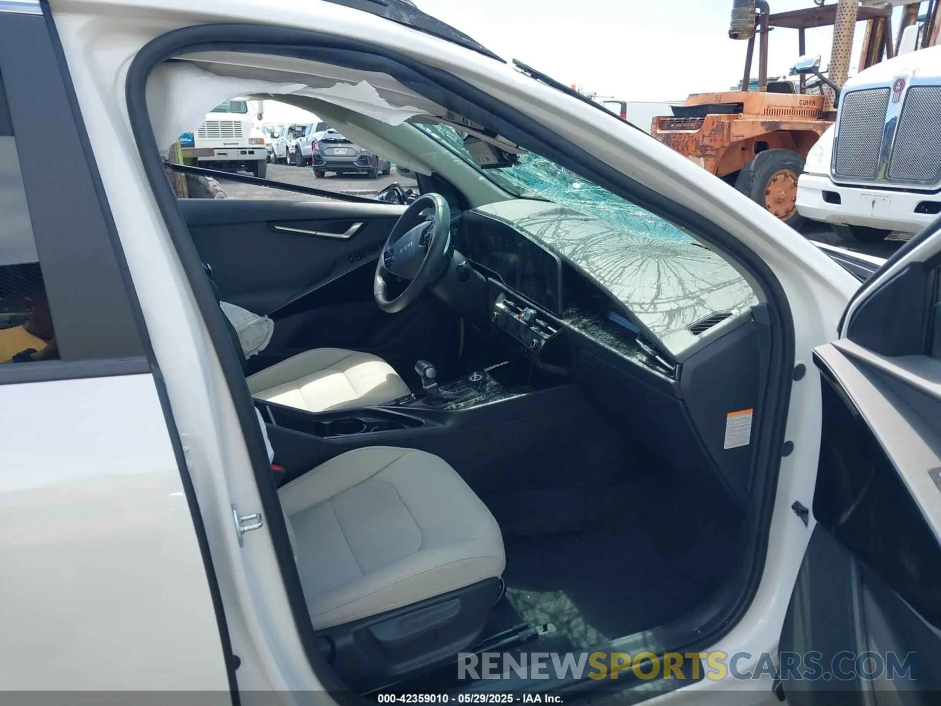 5 Photograph of a damaged car KNDCR3LE7R5187474 KIA NIRO 2024