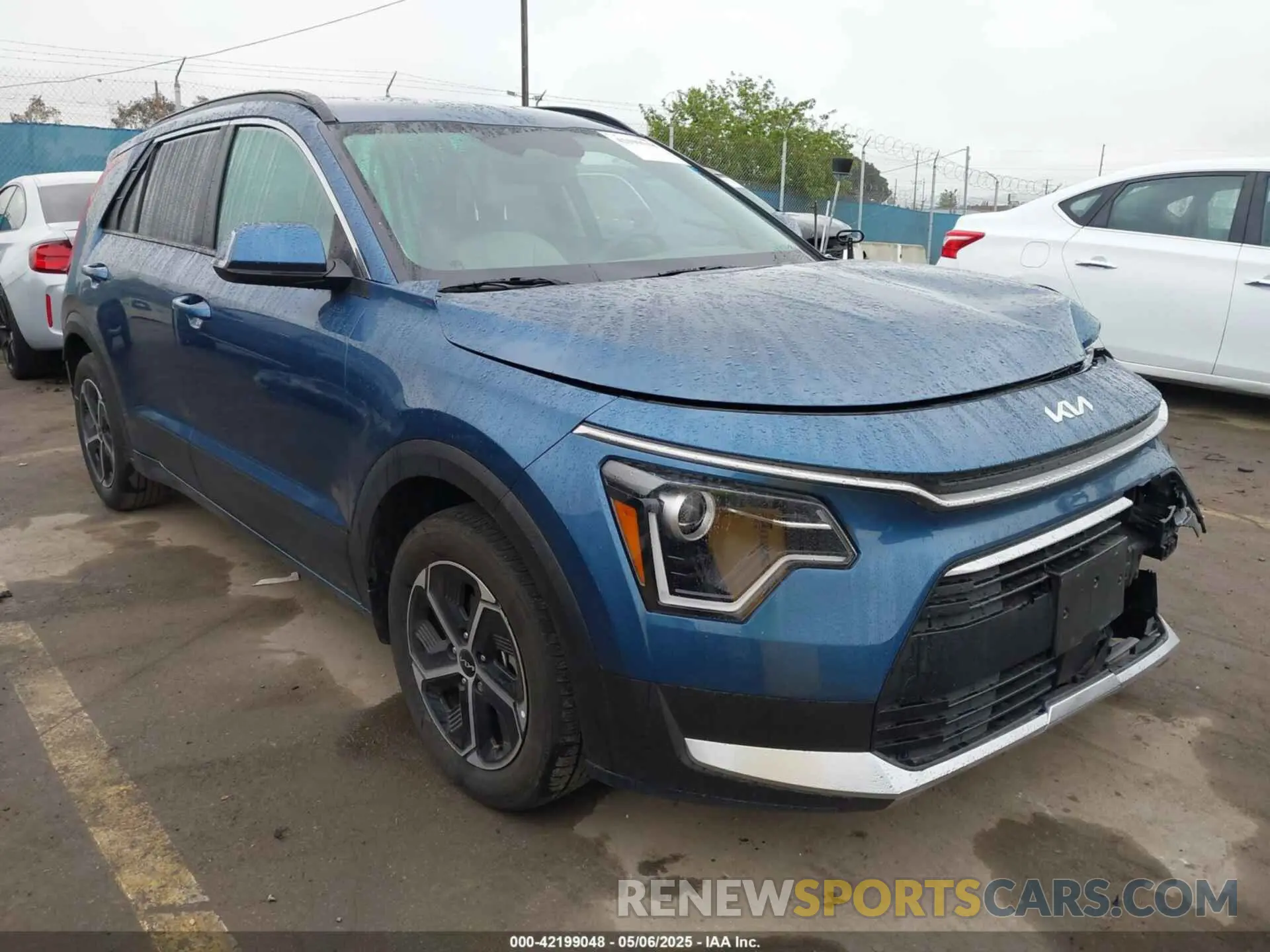 1 Photograph of a damaged car KNDCR3LE7R5197096 KIA NIRO 2024