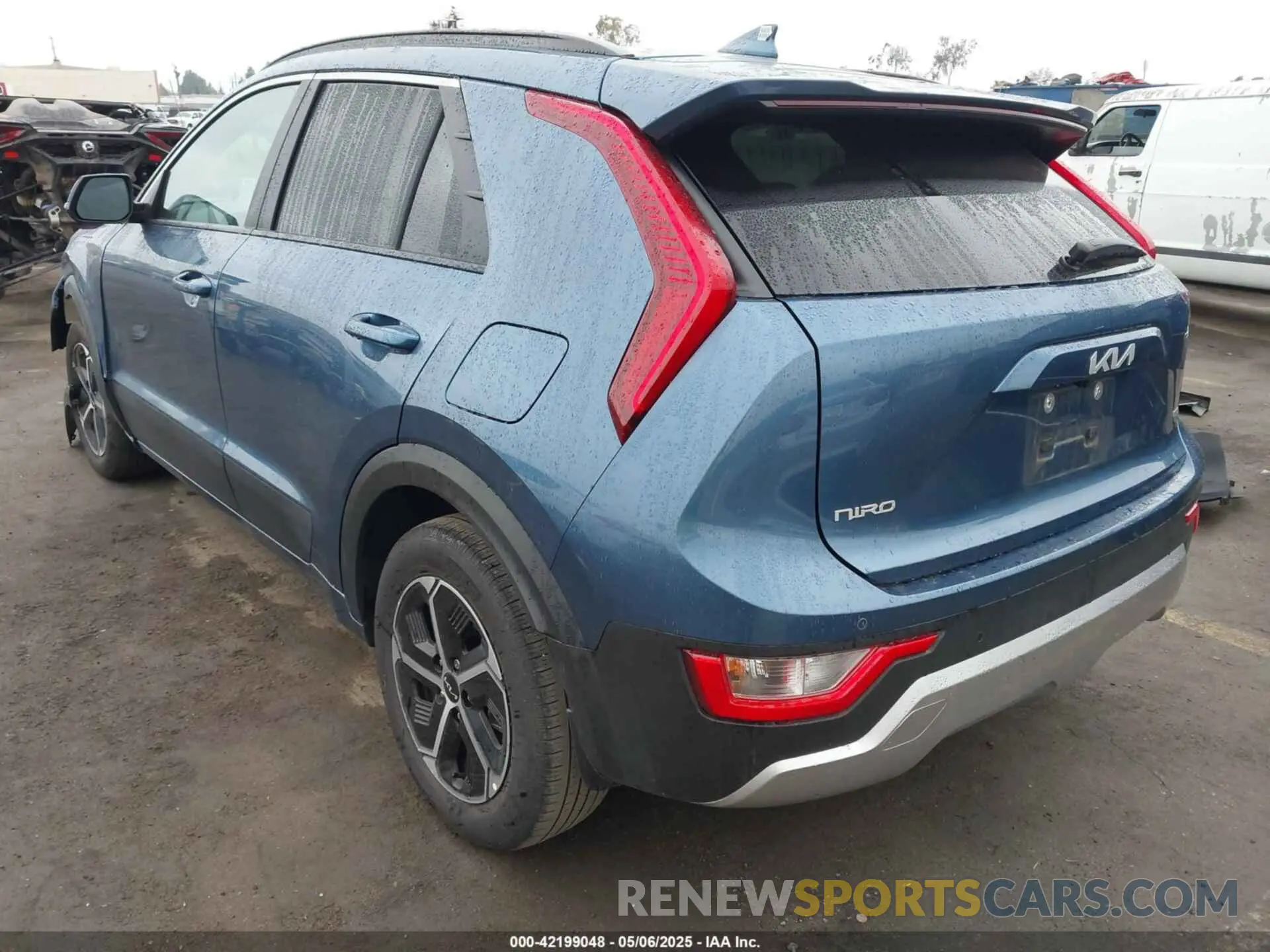 3 Photograph of a damaged car KNDCR3LE7R5197096 KIA NIRO 2024